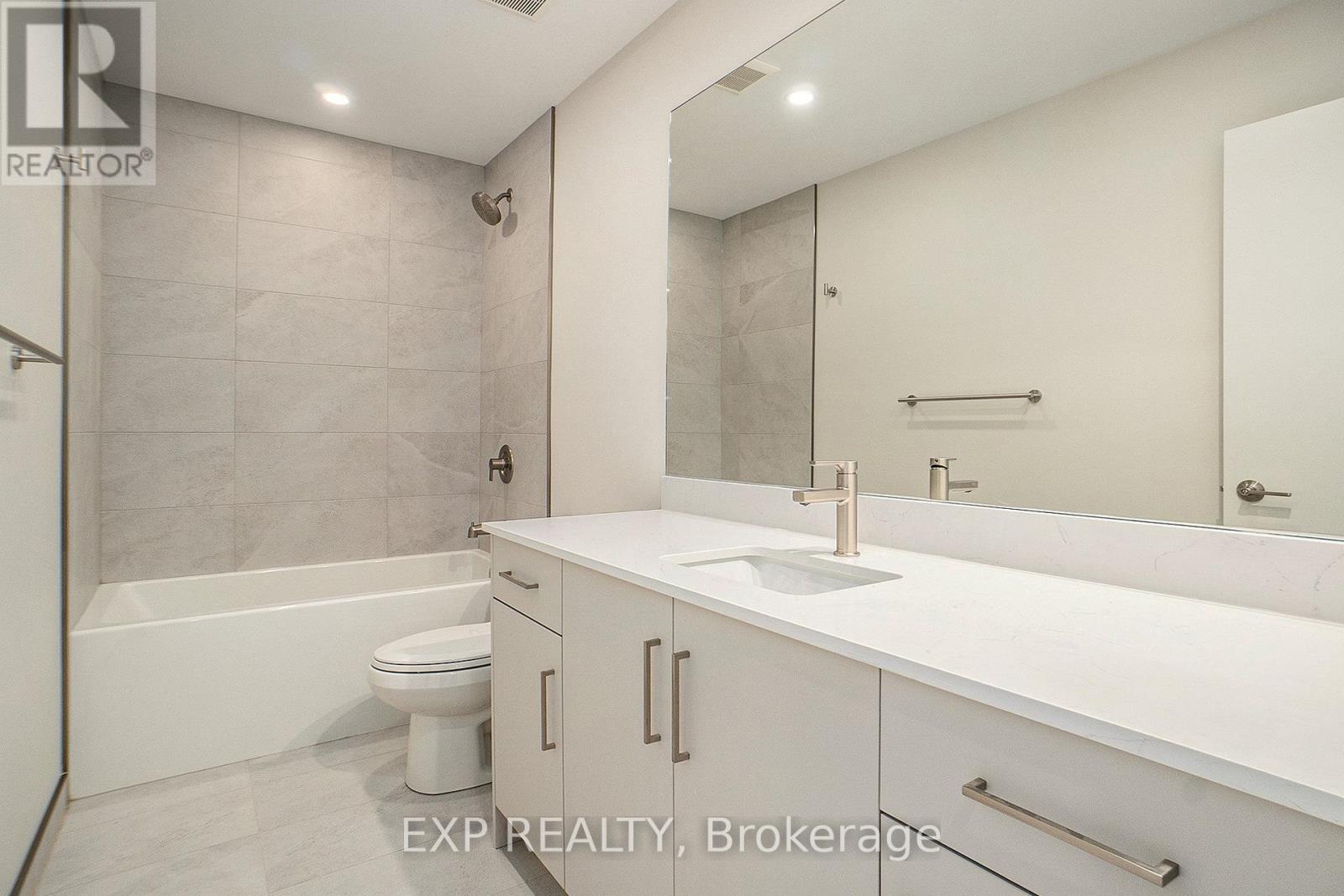 7 - 158 Laval Street, Ottawa, Ontario  K1L 7Z4 - Photo 11 - X12661764