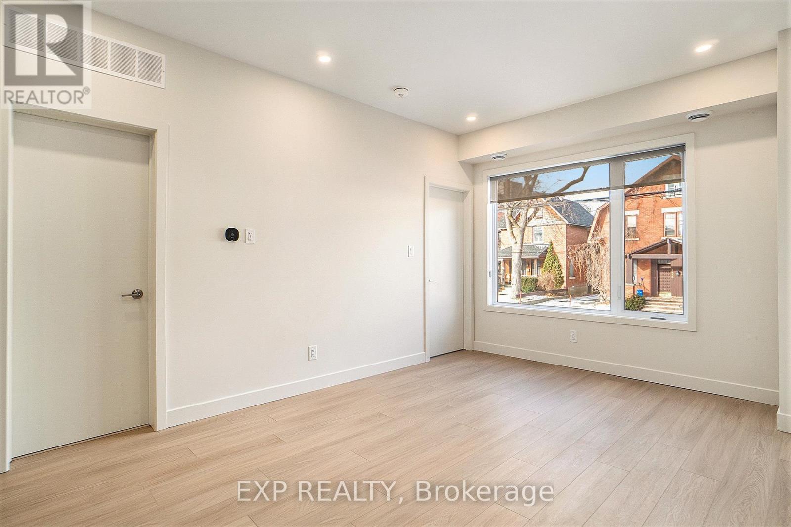 7 - 158 Laval Street, Ottawa, Ontario  K1L 7Z4 - Photo 3 - X12661764