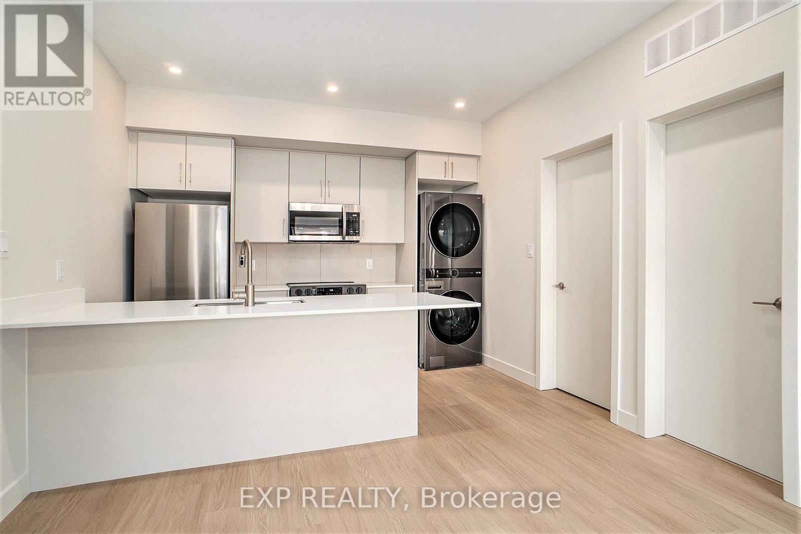 7 - 158 Laval Street, Ottawa, Ontario  K1L 7Z4 - Photo 5 - X12661764