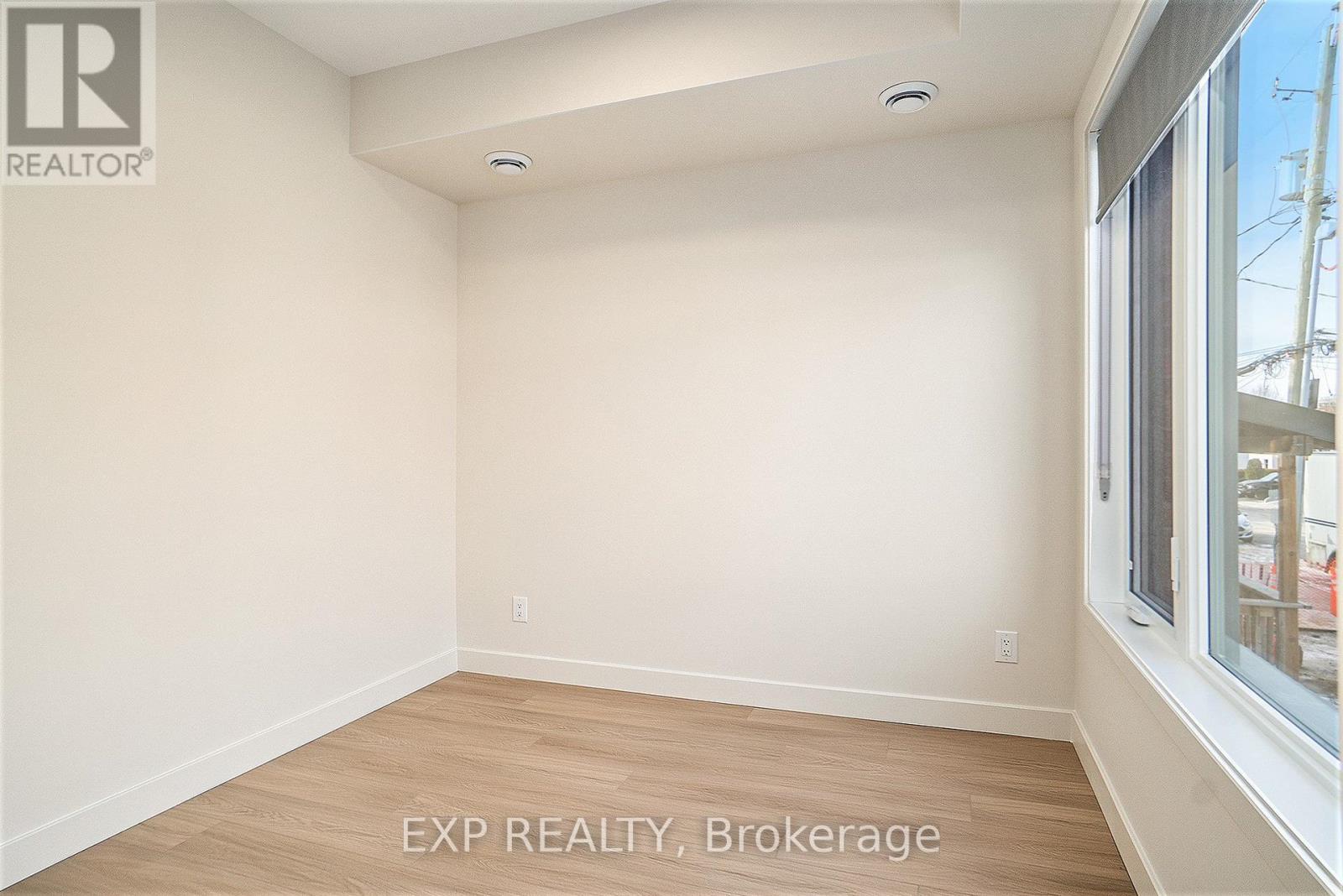 7 - 158 Laval Street, Ottawa, Ontario  K1L 7Z4 - Photo 9 - X12661764