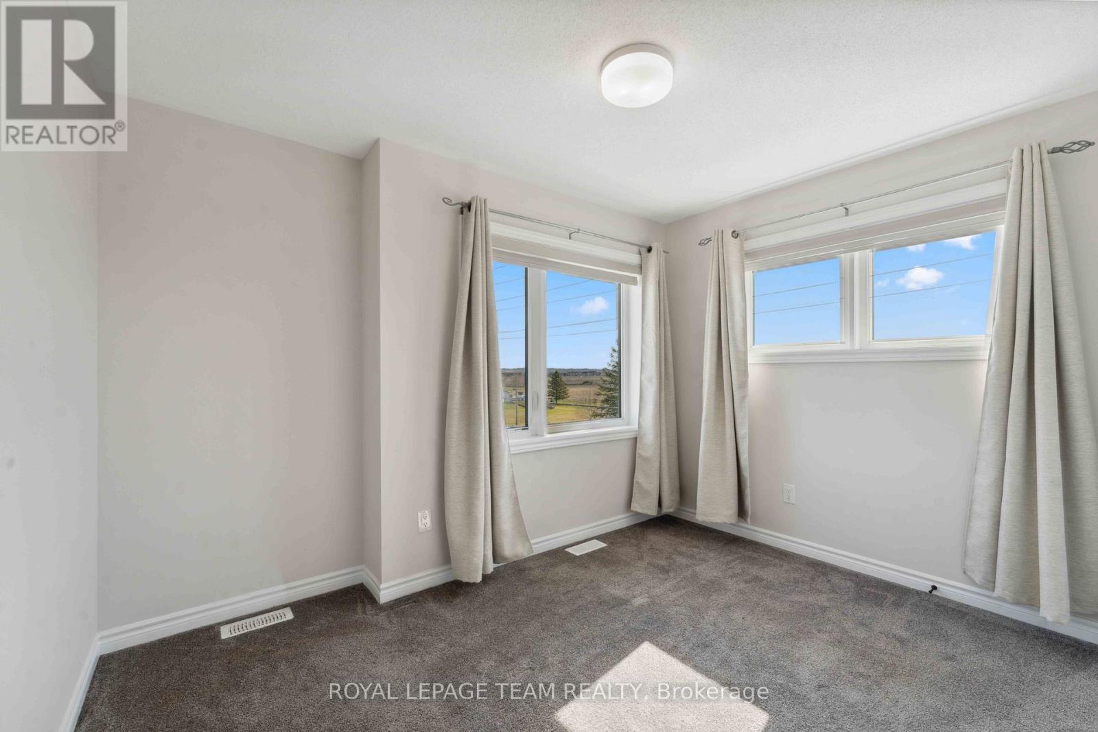 312 Lapland Private, Ottawa, Ontario  K2S 1B6 - Photo 20 - X12661806