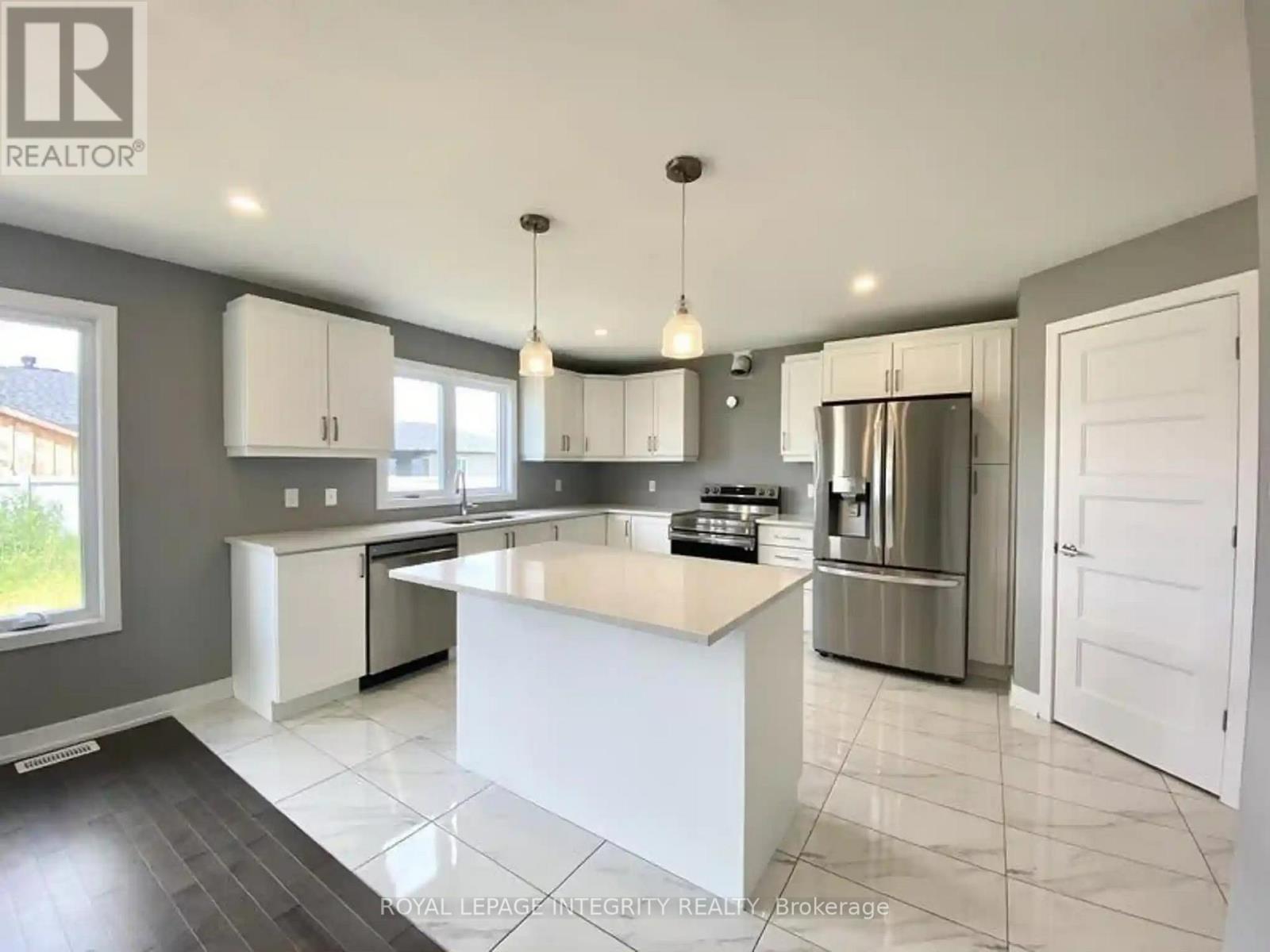 187 Hybrid Street, Russell, Ontario  K0A 1W0 - Photo 6 - X12661840