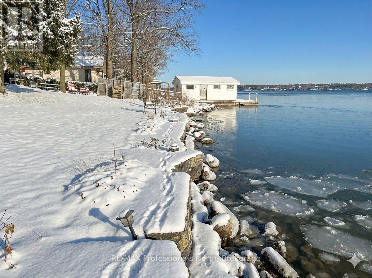 563 Dalhaven Road, Selwyn, Ontario  K9J 6X2 - Photo 2 - X12487098