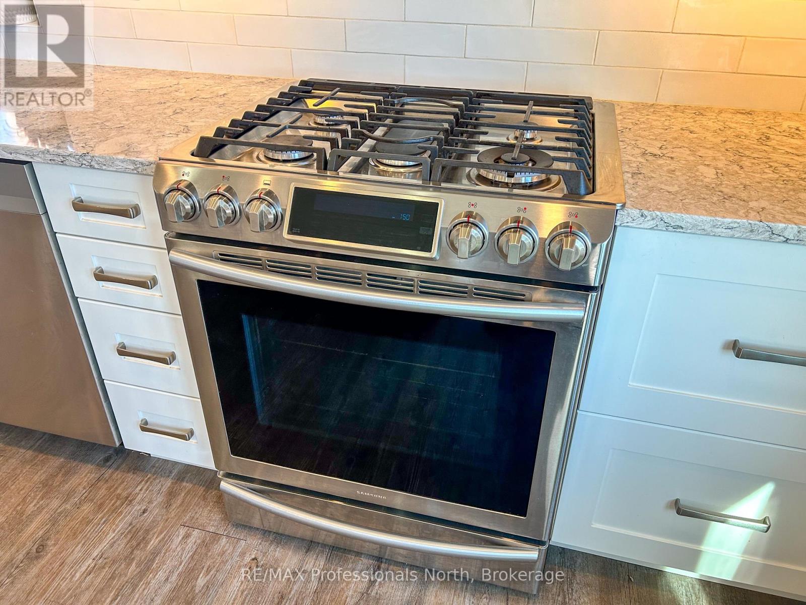 563 Dalhaven Road, Selwyn, Ontario  K9J 6X2 - Photo 5 - X12487098