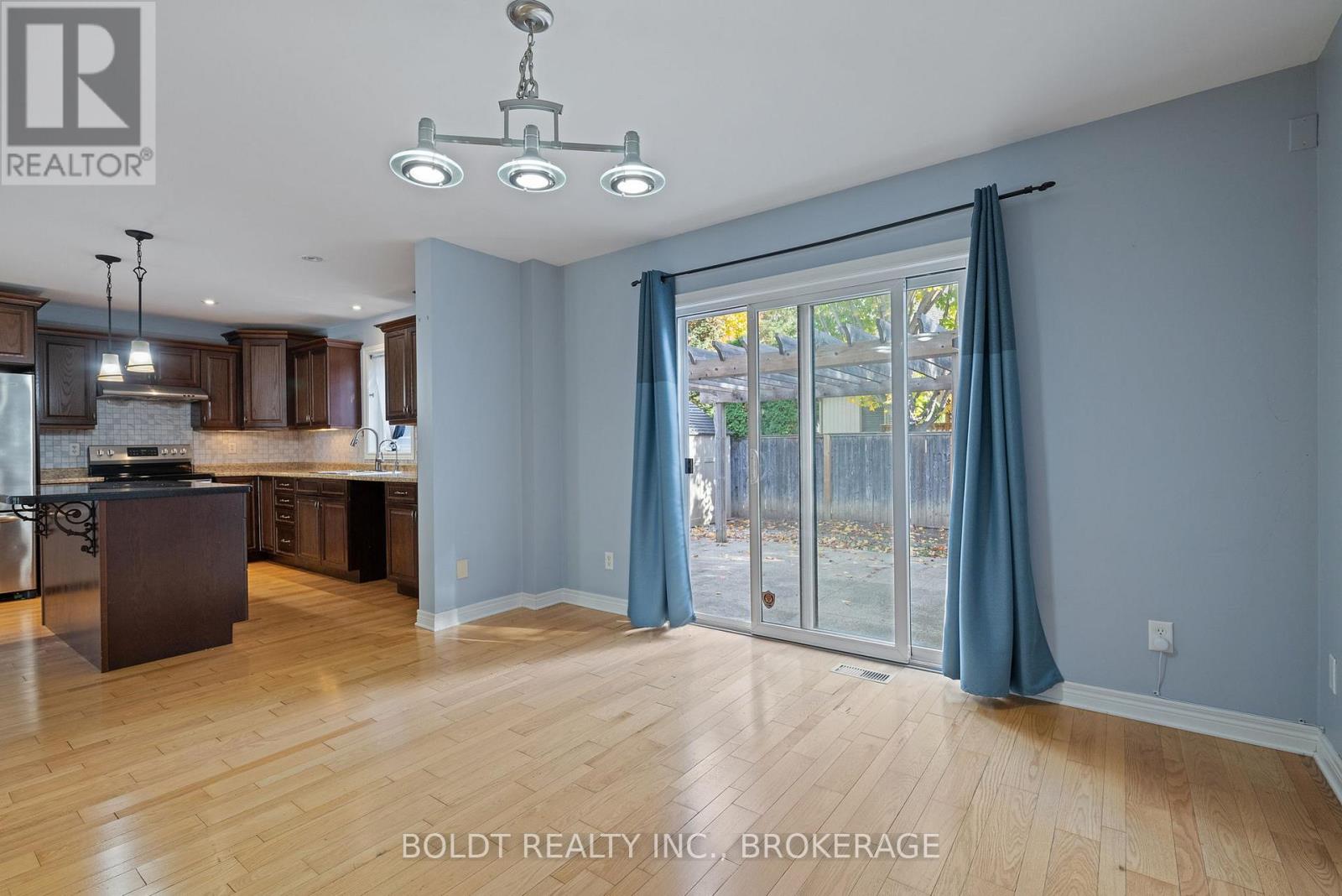 34 Fitzgerald Street E, St. Catharines, Ontario  L2R 0A4 - Photo 14 - X12662066