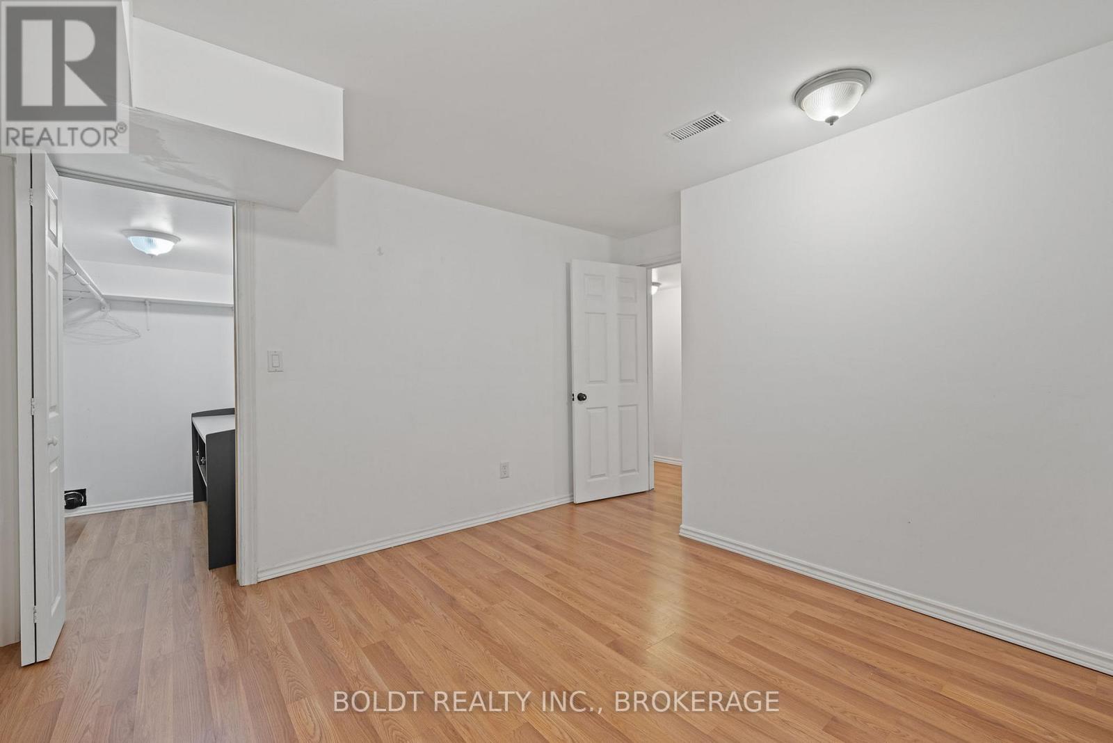 34 Fitzgerald Street E, St. Catharines, Ontario  L2R 0A4 - Photo 30 - X12662066