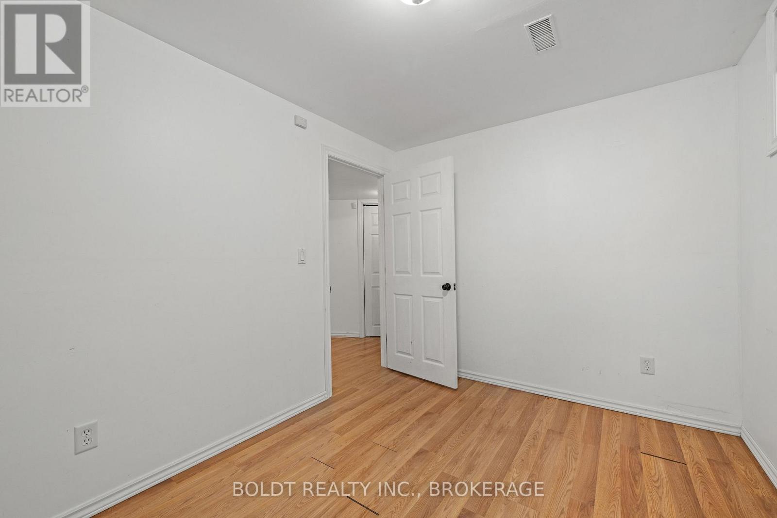 34 Fitzgerald Street E, St. Catharines, Ontario  L2R 0A4 - Photo 34 - X12662066