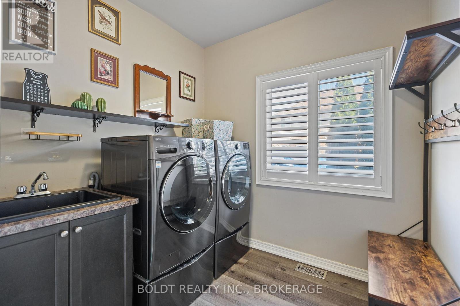 8114 Windsong Drive, Niagara Falls, Ontario  L2H 3M4 - Photo 32 - X12662088