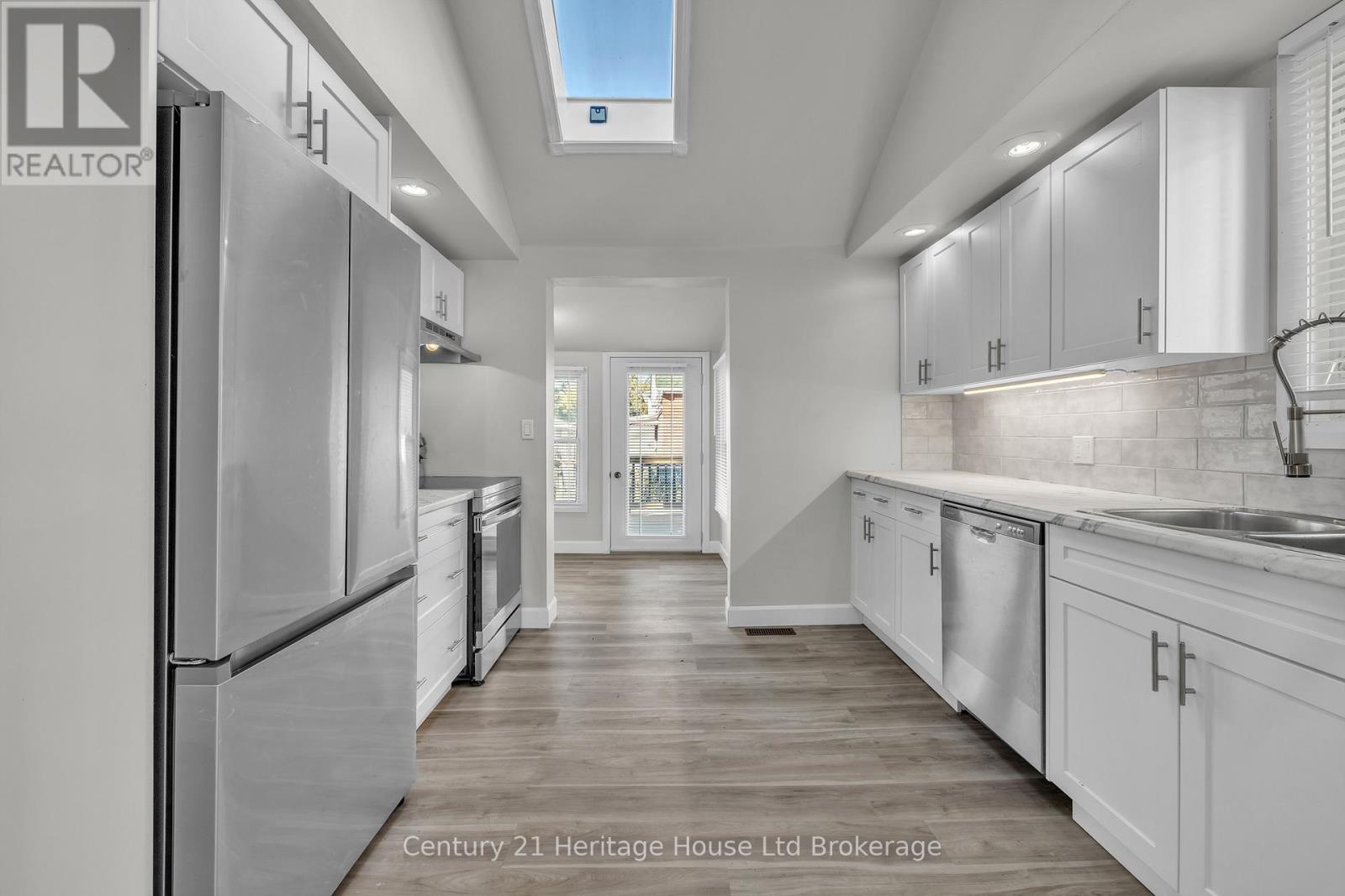 89 Scott Street, St. Thomas, Ontario  N5P 1L1 - Photo 7 - X12661938