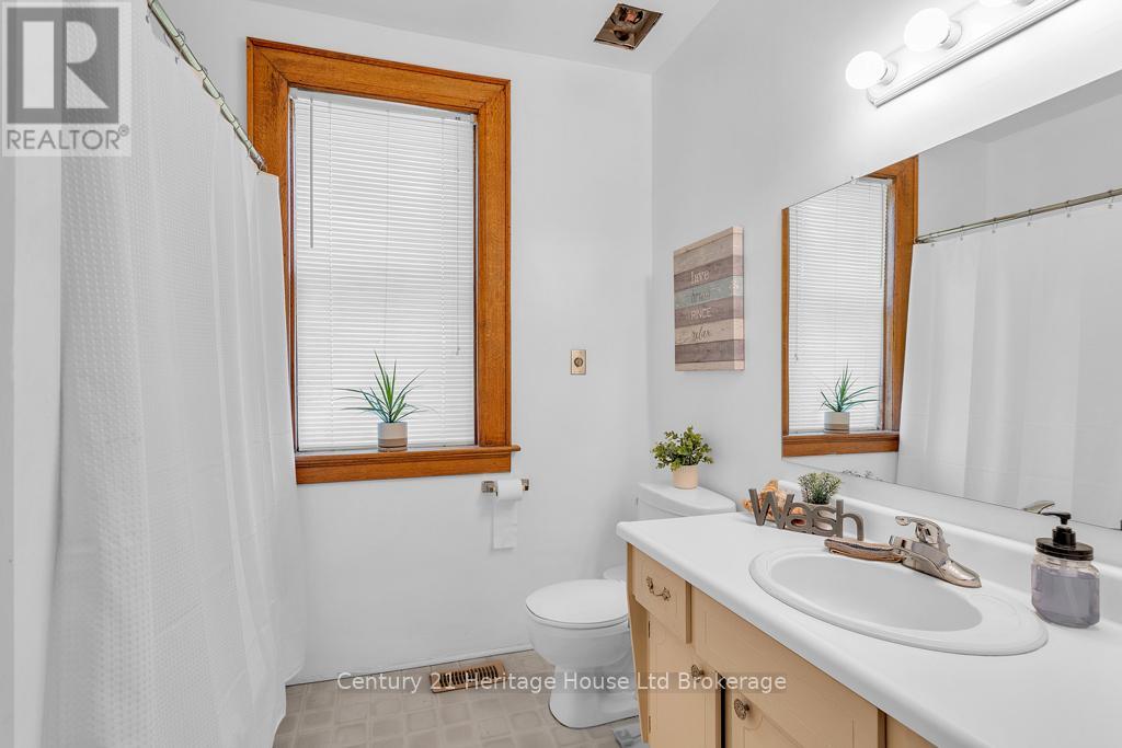 48 Brock Street W, Tillsonburg, Ontario  N4G 2A5 - Photo 11 - X12661944