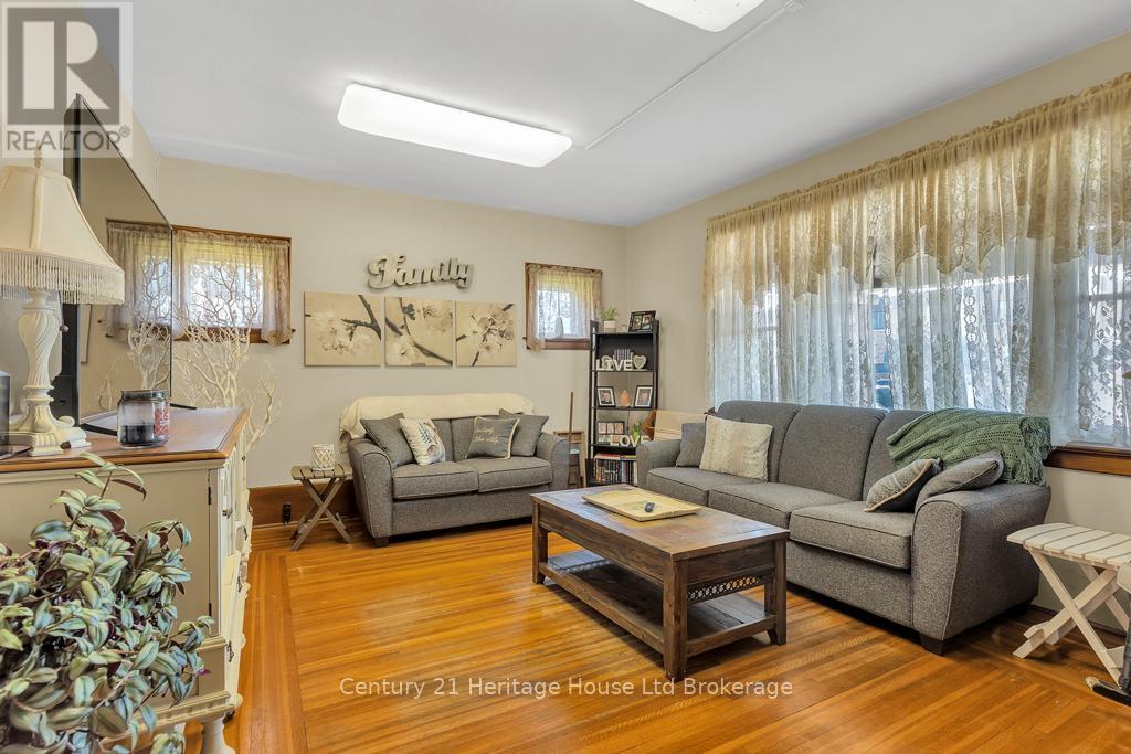 48 Brock Street W, Tillsonburg, Ontario  N4G 2A5 - Photo 3 - X12661944