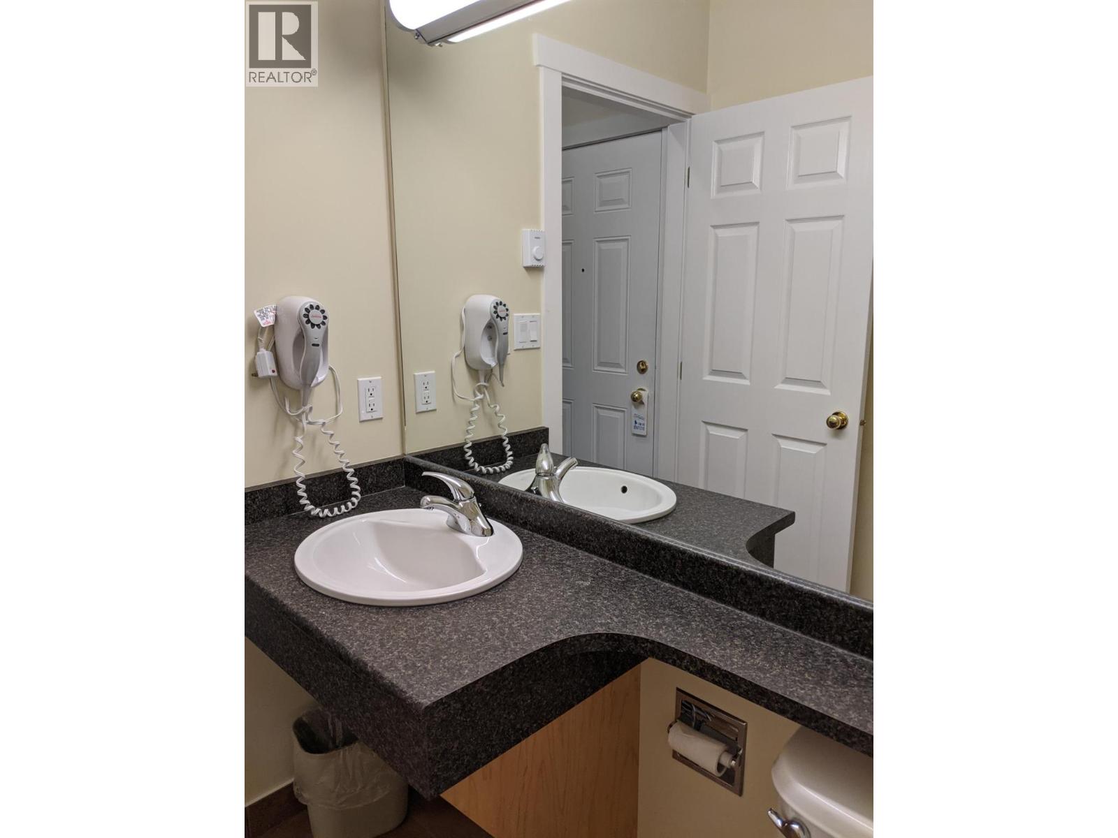 6203 Willow Avenue Summerland Photo 15