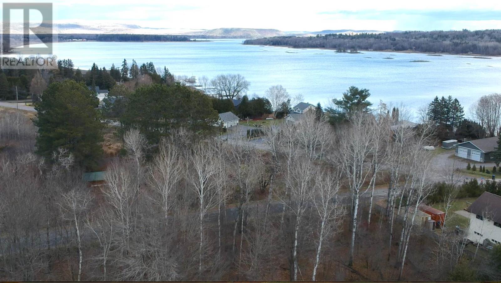 24 Muriel, Sault Ste. Marie, Ontario  P6A 6X4 - Photo 5 - SM253267