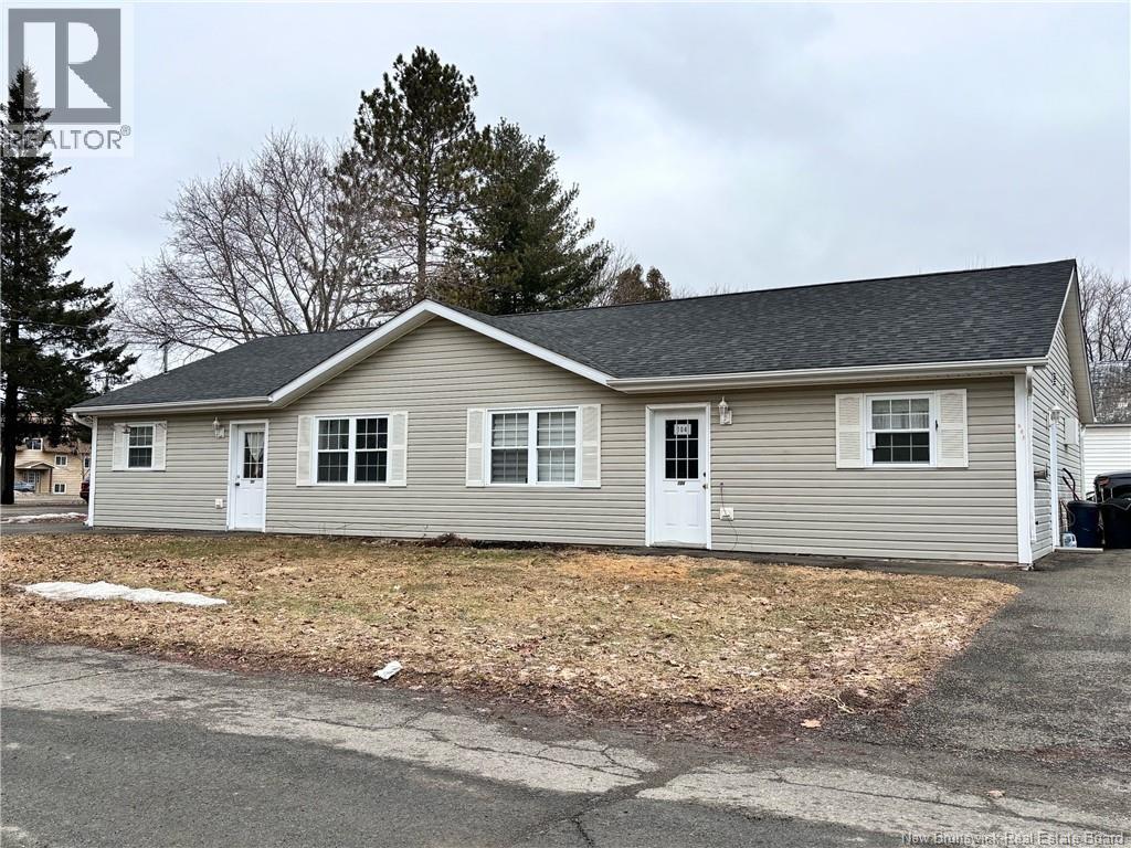 104 Water  South Street, Woodstock, New Brunswick  E7M 1B7 - Photo 1 - NB131621