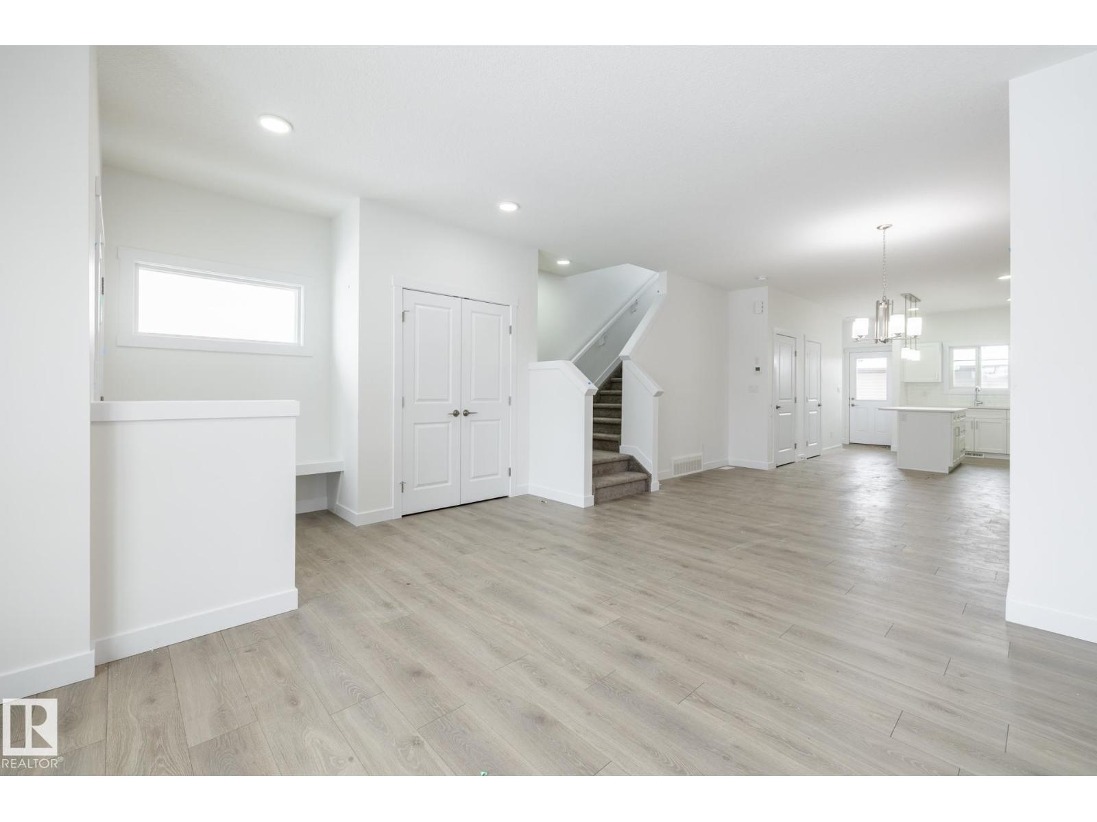 303 27 St Sw, Edmonton, Alberta  T6X 3H9 - Photo 7 - E4465156