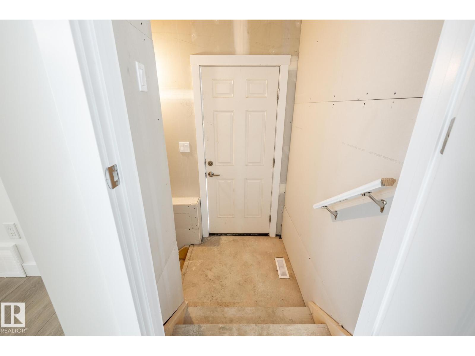 303 27 St Sw, Edmonton, Alberta  T6X 3H9 - Photo 17 - E4465156