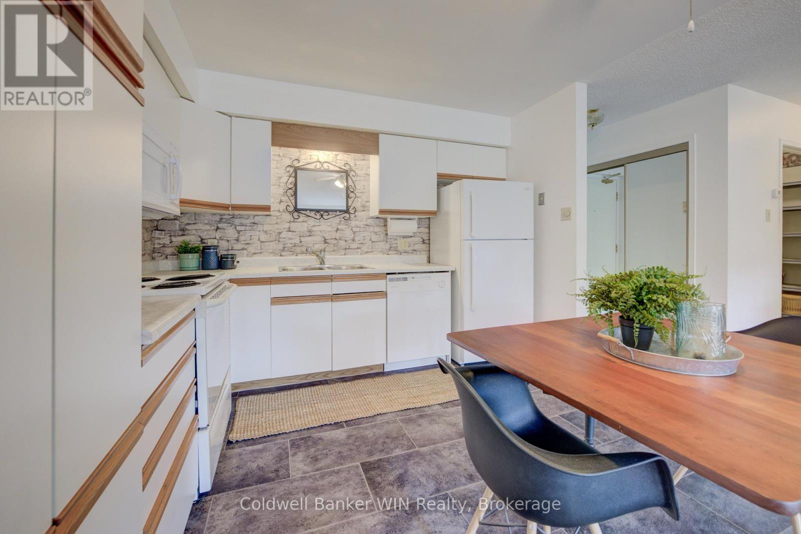 309 - 460 Durham Street W, Wellington North (Mount Forest), Ontario  N0G 2L1 - Photo 5 - X12662068