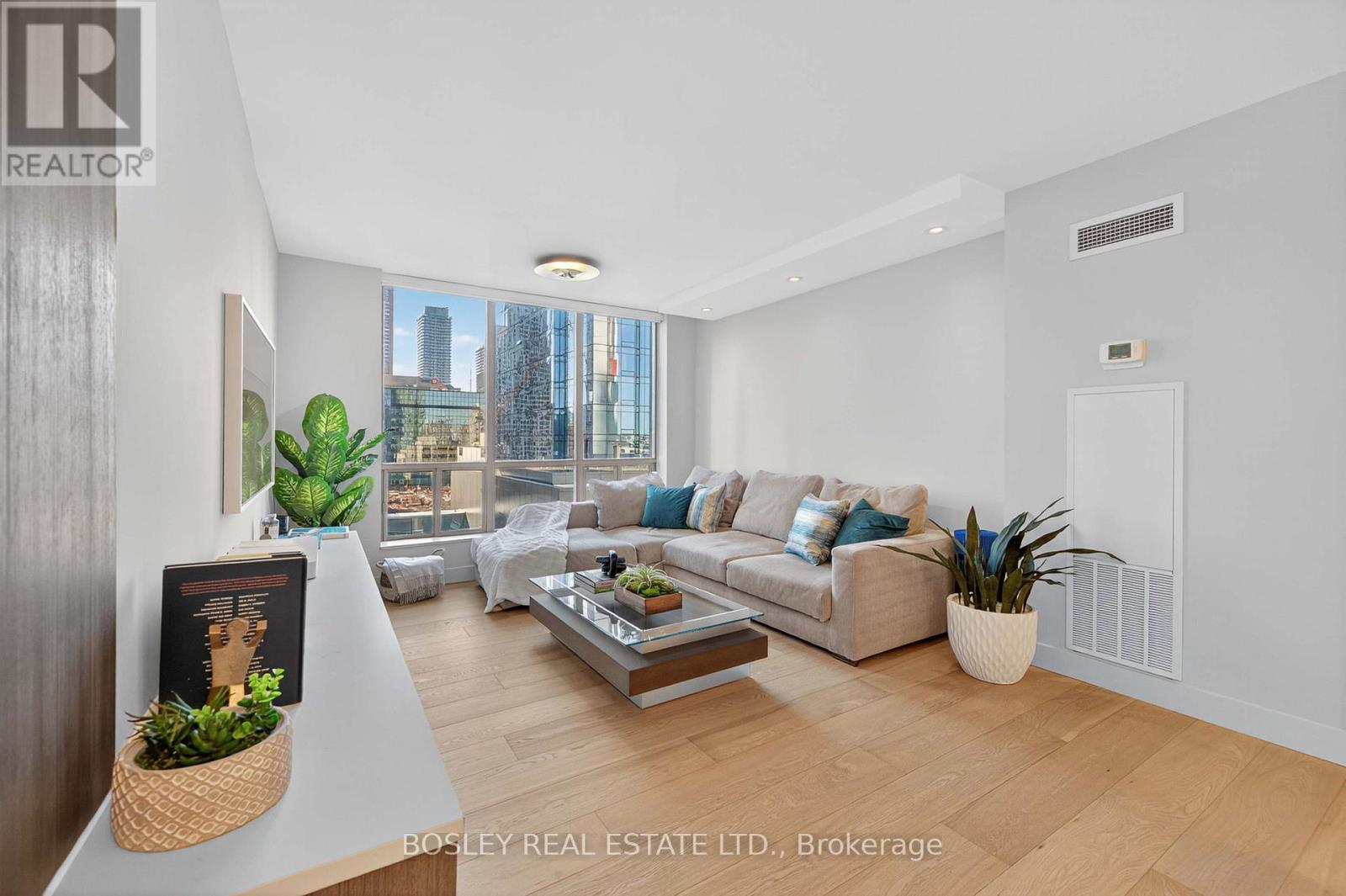 1502 - 40 Scollard Street, Toronto, Ontario  M5R 3S1 - Photo 2 - C12661744