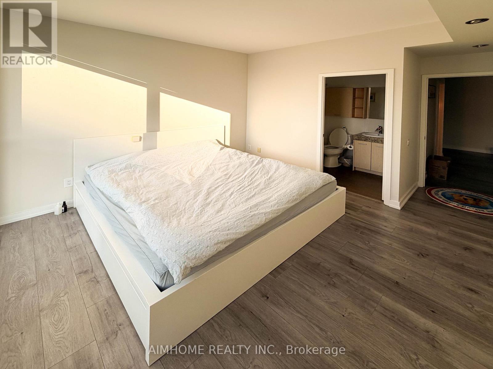 1802 - 29 Singer Court, Toronto, Ontario  M2K 0B3 - Photo 18 - C12661774