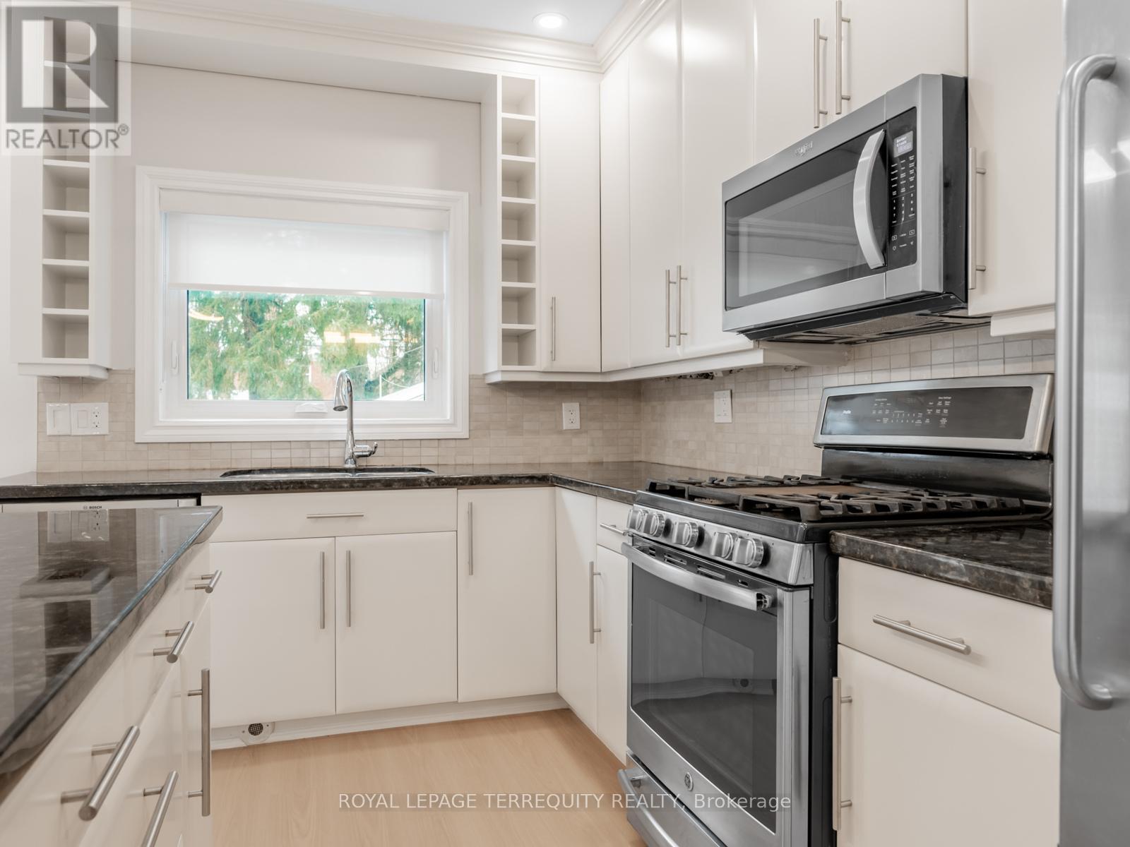 533 Soudan Avenue, Toronto, Ontario  M4S 1X1 - Photo 15 - C12661874