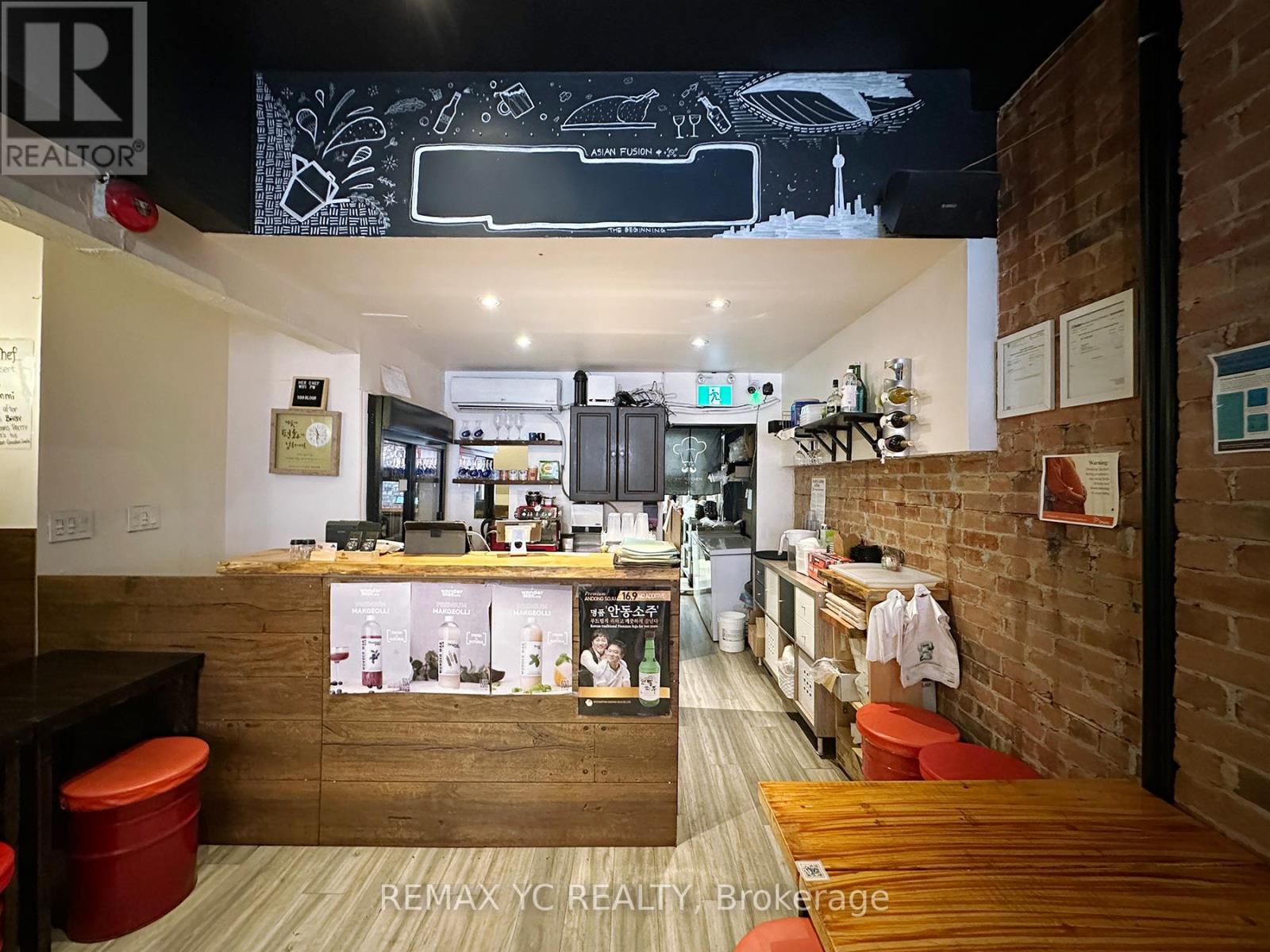 599 Bloor Street W, Toronto, Ontario  M6G 1K5 - Photo 6 - C12661898