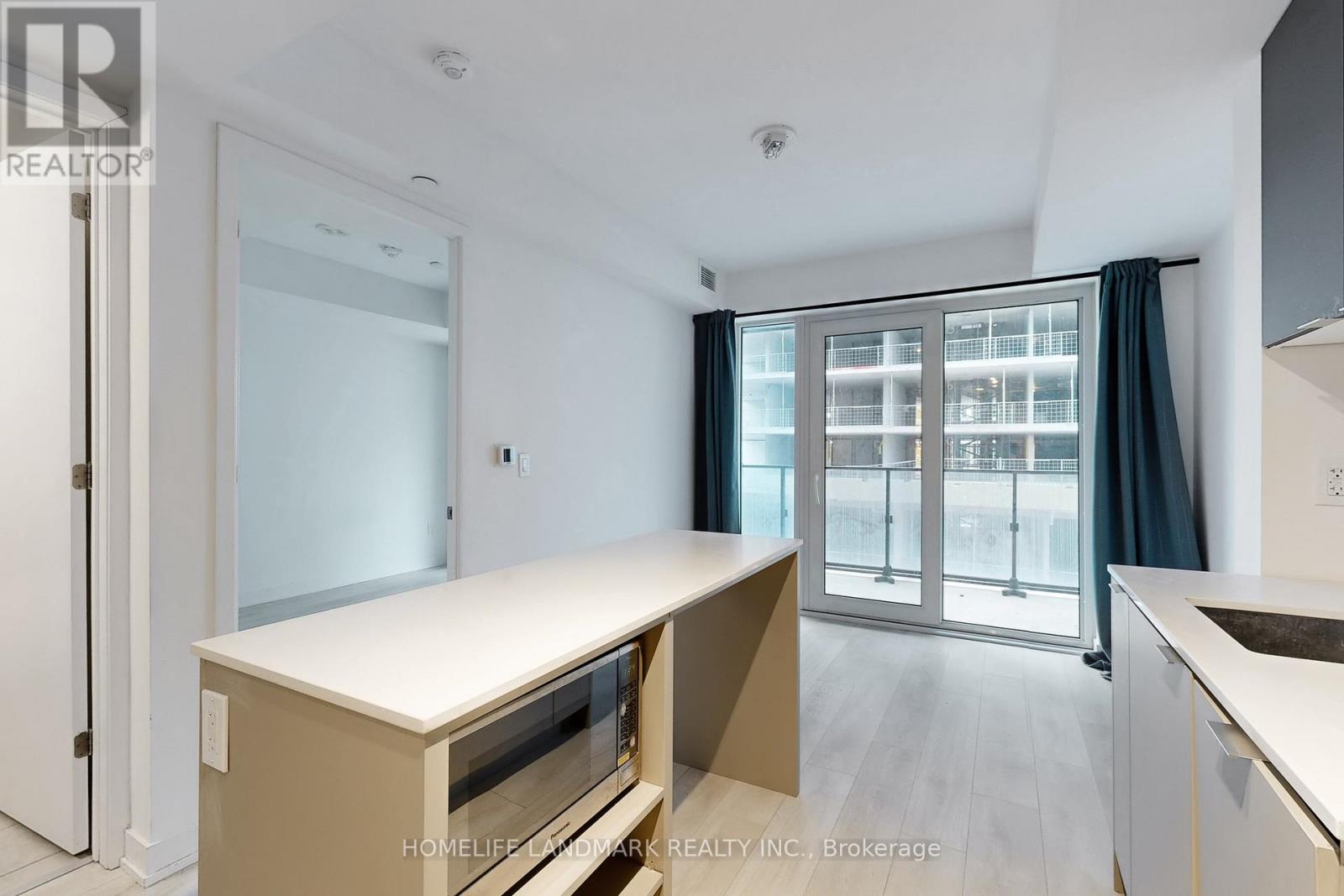 801 - 8 Tippett Road, Toronto, Ontario  M3H 0E7 - Photo 17 - C12661976