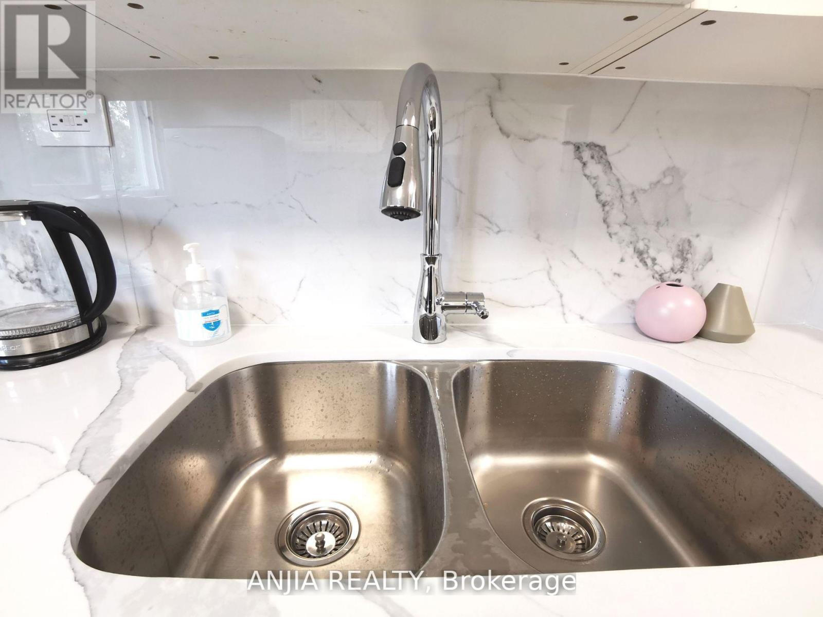 Unit 3 Bedroom 3 - 256 Homewood Avenue, Toronto, Ontario  M2R 2N3 - Photo 16 - C12662092