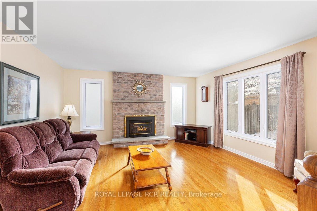 38 Chipperfield Crescent, Whitby, Ontario  L1R 1N9 - Photo 17 - E12661916