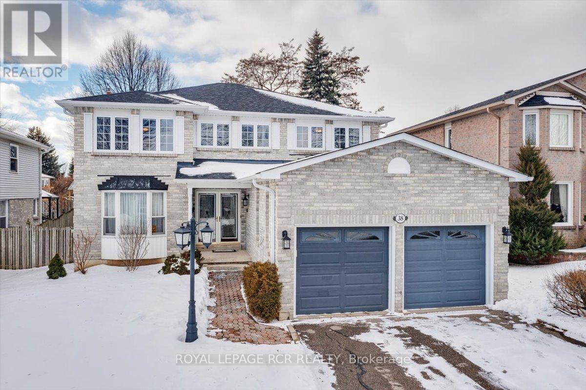 38 Chipperfield Crescent, Whitby, Ontario  L1R 1N9 - Photo 2 - E12661916