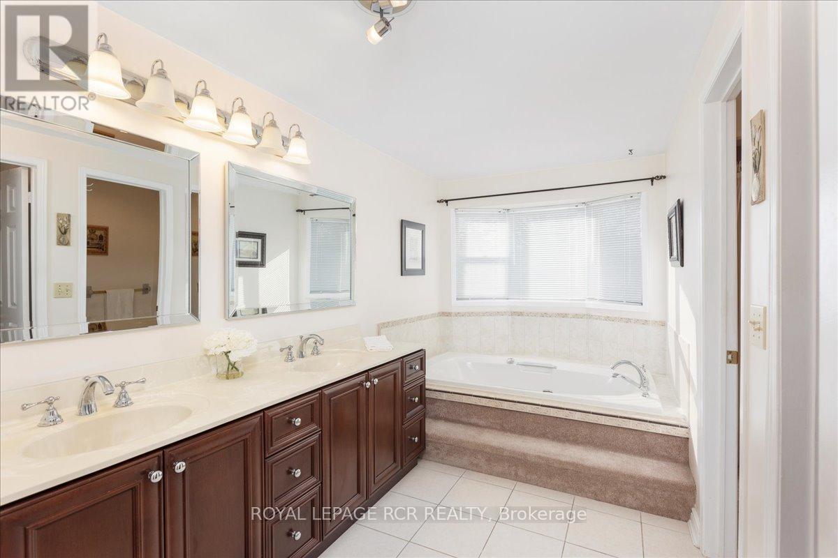 38 Chipperfield Crescent, Whitby, Ontario  L1R 1N9 - Photo 23 - E12661916