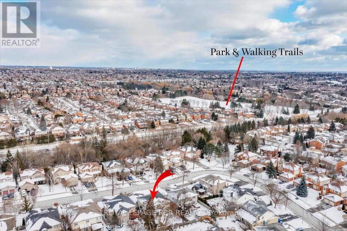 38 Chipperfield Crescent, Whitby, Ontario  L1R 1N9 - Photo 40 - E12661916