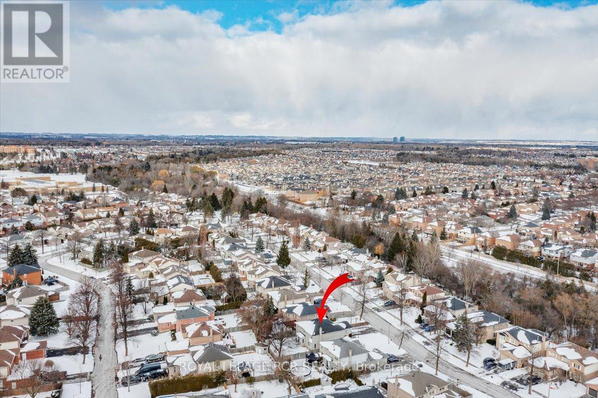 38 Chipperfield Crescent, Whitby, Ontario  L1R 1N9 - Photo 41 - E12661916