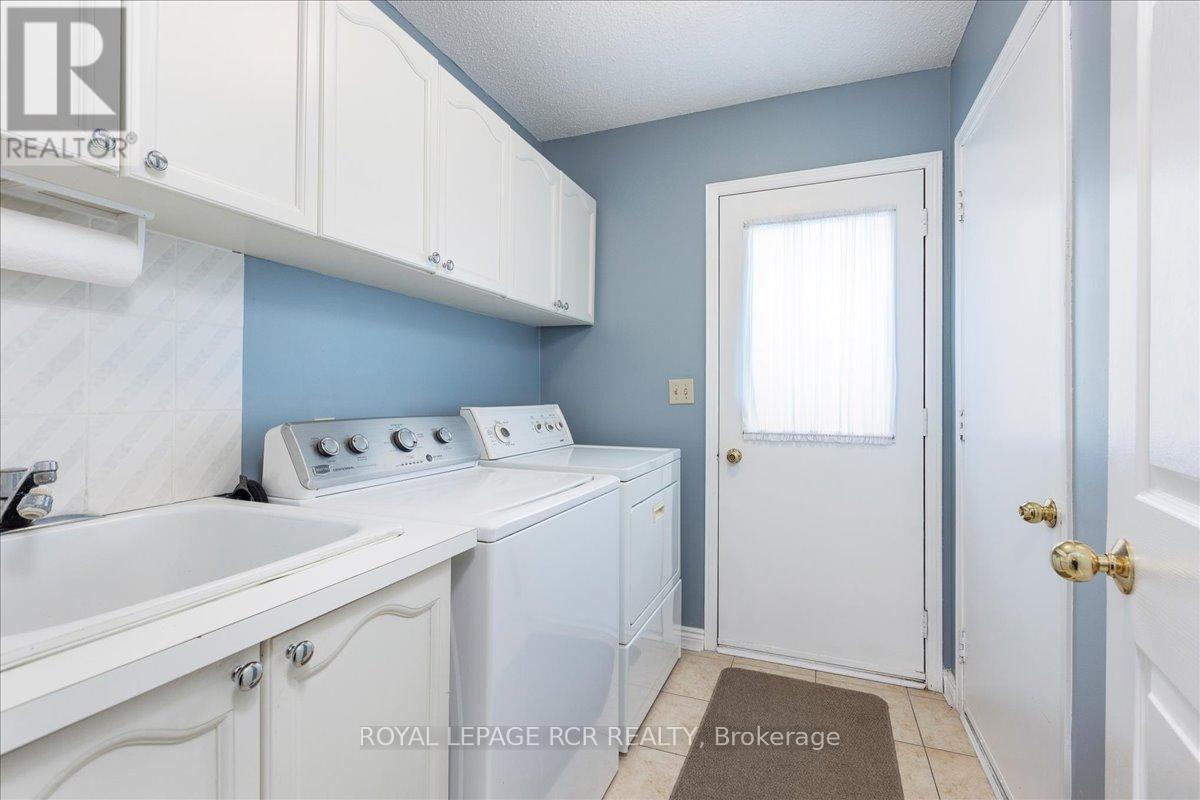 38 Chipperfield Crescent, Whitby, Ontario  L1R 1N9 - Photo 9 - E12661916