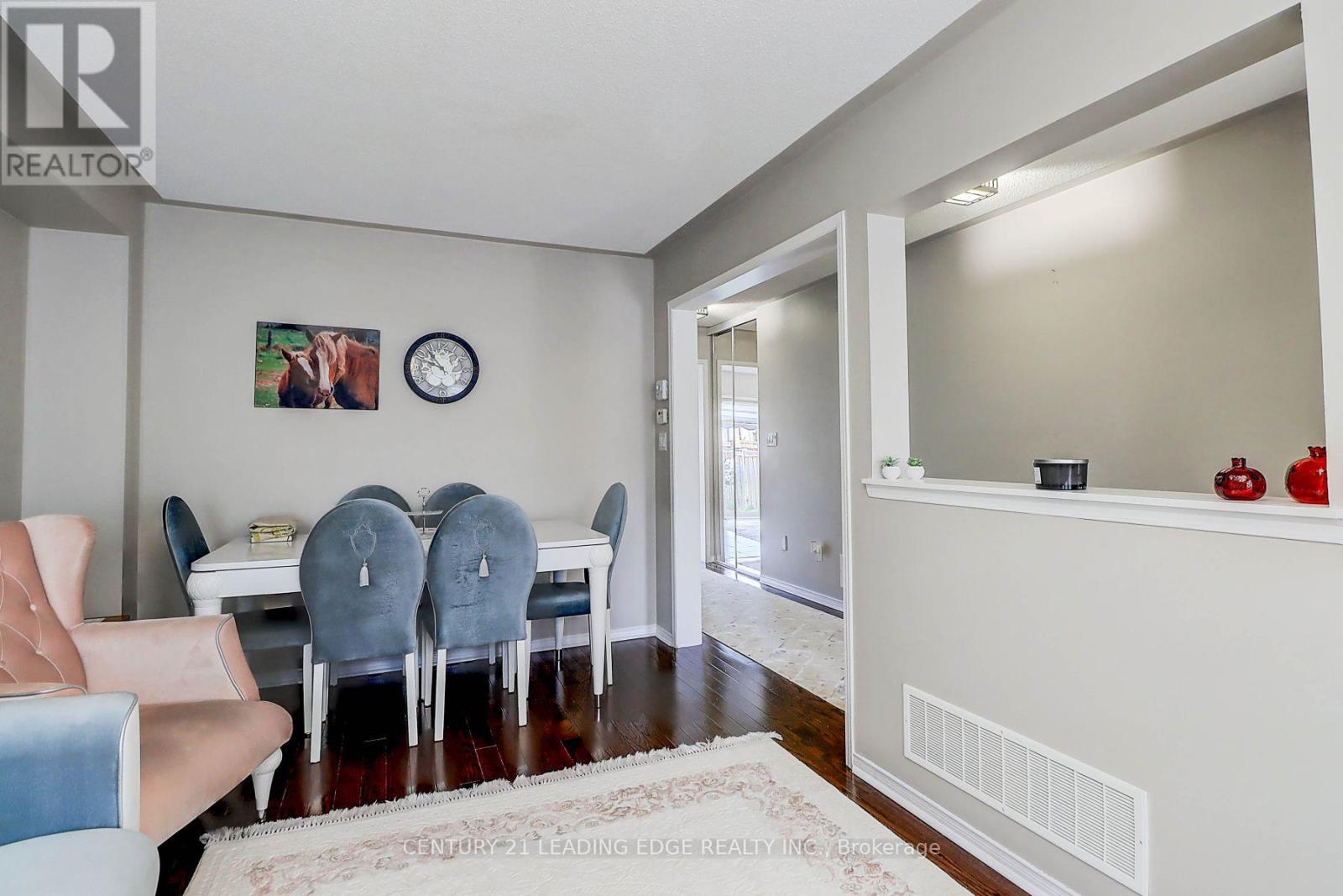 155 Webb Street, Bradford West Gwillimbury, Ontario  L3Z 0B9 - Photo 7 - N12661896