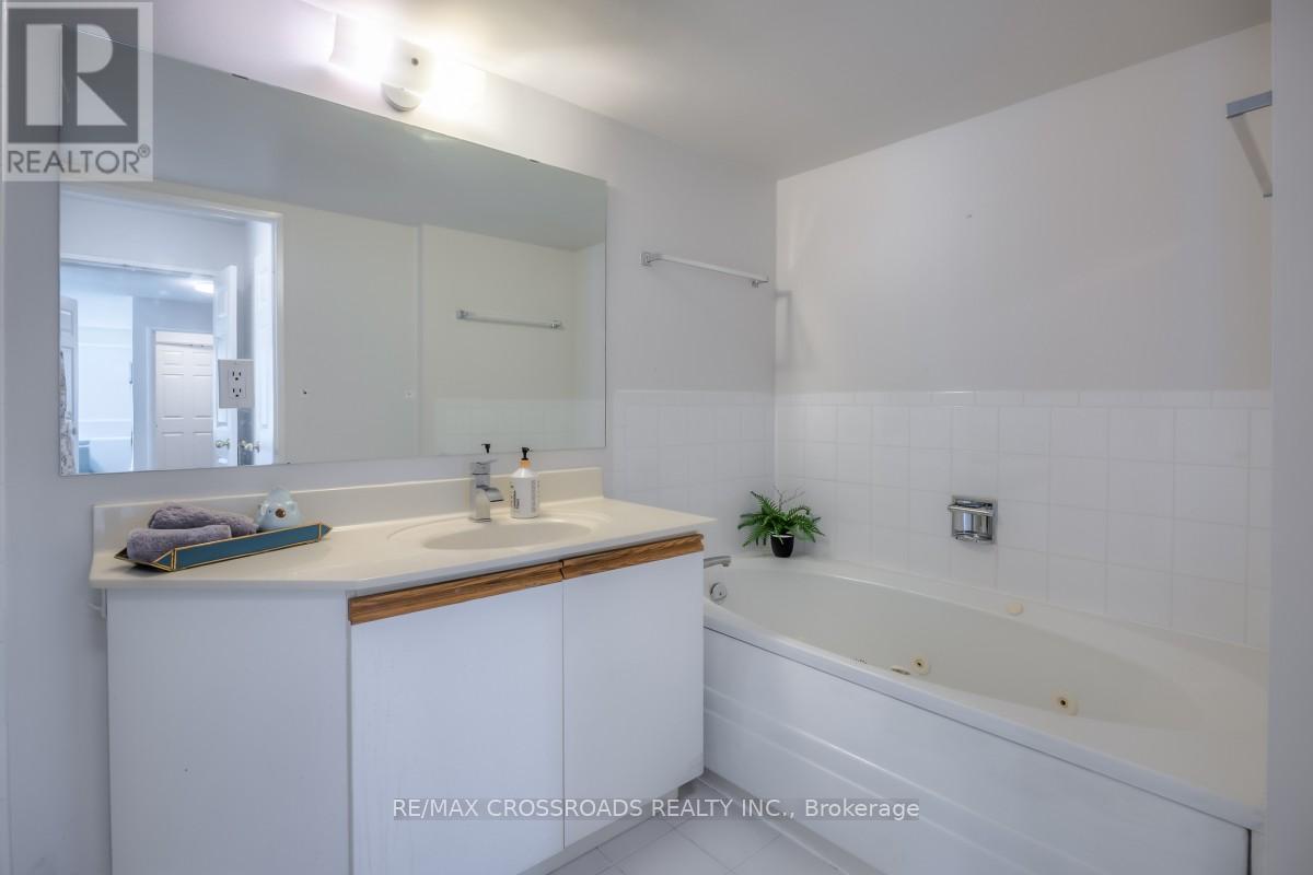 304 - 7825 Bayview Avenue, Markham, Ontario  L3T 7N2 - Photo 20 - N12661920