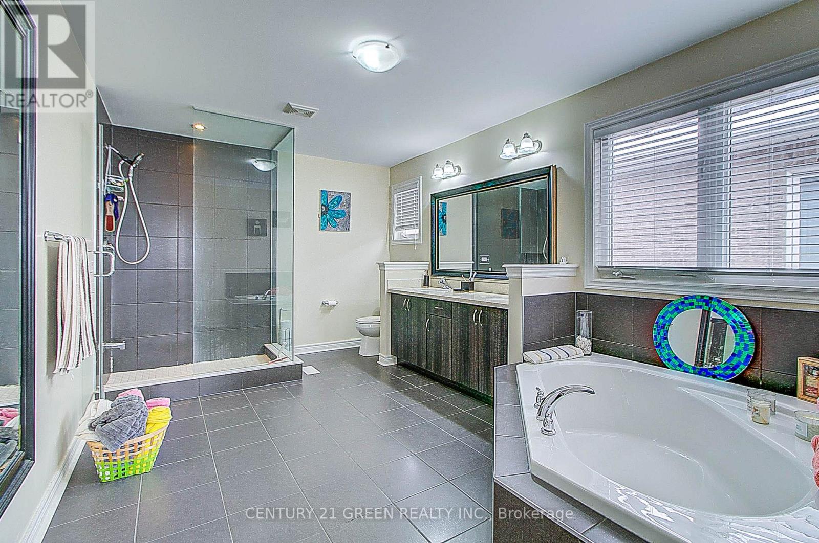 73 Wandering Glider Trail, Bradford West Gwillimbury, Ontario  L3Z 2A5 - Photo 45 - N12661966