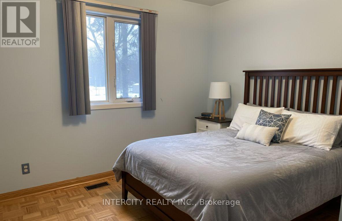 129 Clarence Street, Vaughan, Ontario  L4L 1L4 - Photo 11 - N12662060