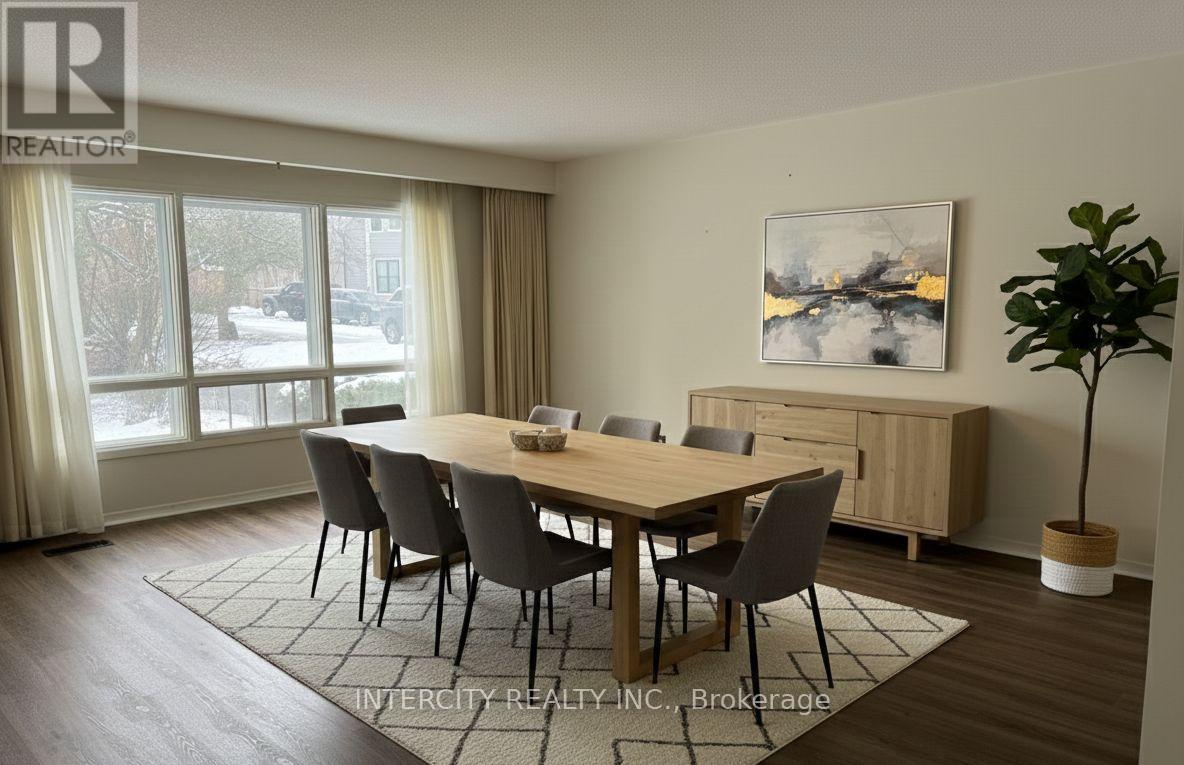 129 Clarence Street, Vaughan, Ontario  L4L 1L4 - Photo 5 - N12662060