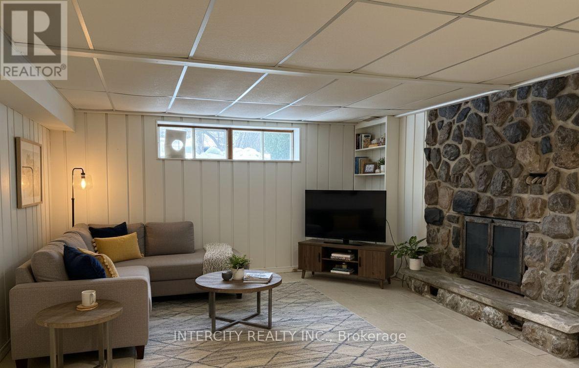 129 Clarence Street, Vaughan, Ontario  L4L 1L4 - Photo 7 - N12662060