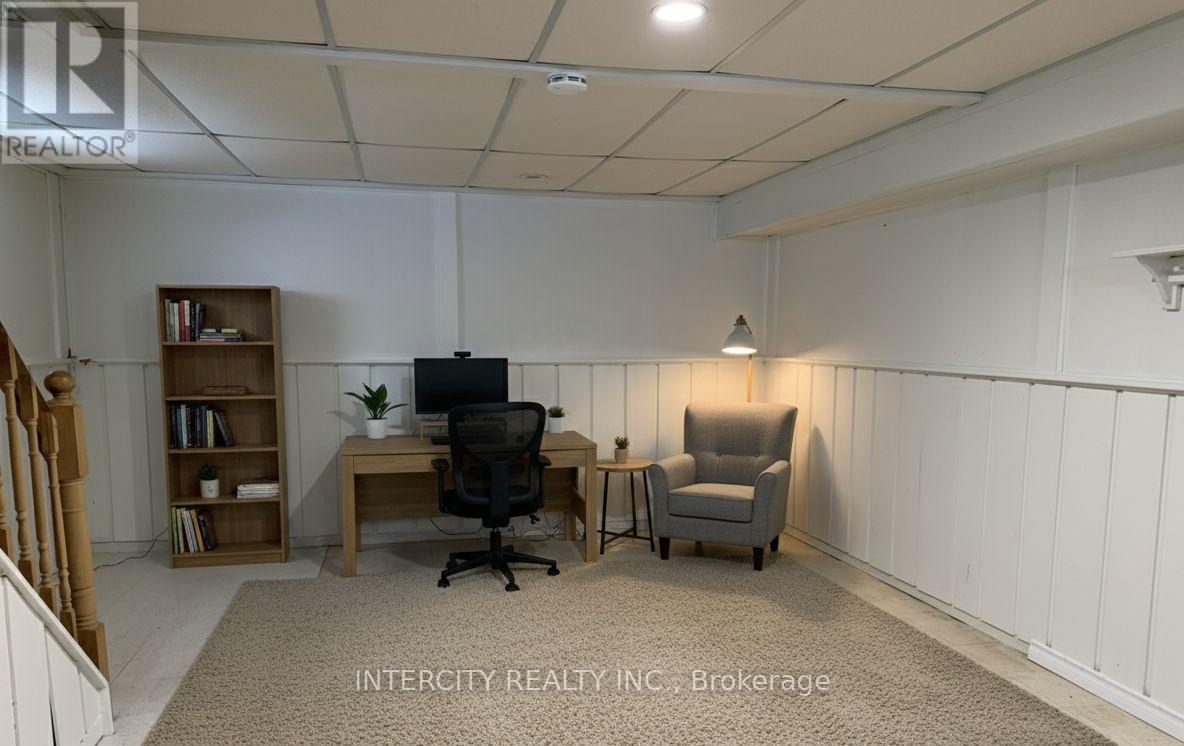 129 Clarence Street, Vaughan, Ontario  L4L 1L4 - Photo 8 - N12662060