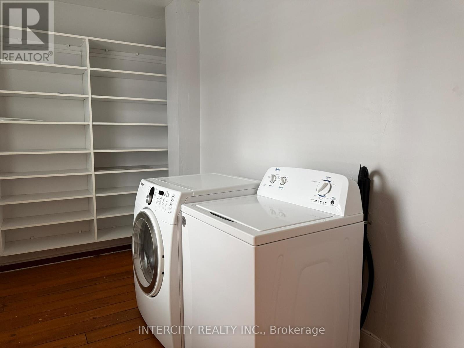 Upper - 117 Clarence Street, Vaughan, Ontario  L4L 1L4 - Photo 5 - N12662074