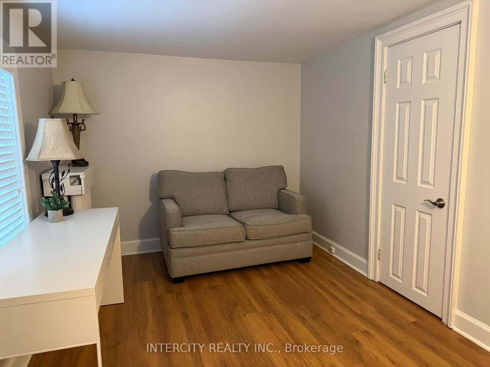 Upper - 117 Clarence Street, Vaughan, Ontario  L4L 1L4 - Photo 8 - N12662074