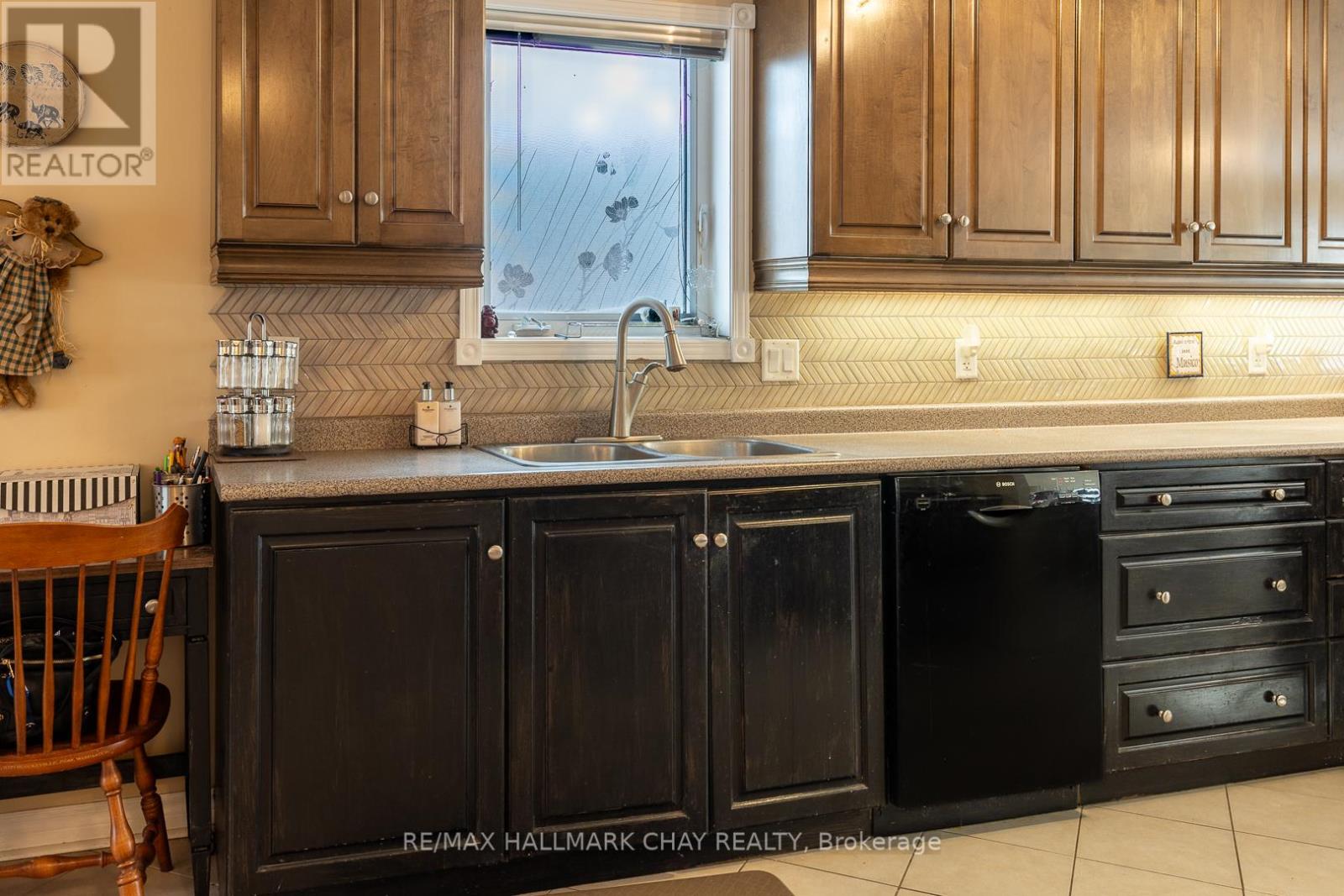 13 Tona Trail, Wasaga Beach, Ontario  L9Z 0A5 - Photo 7 - S12661796