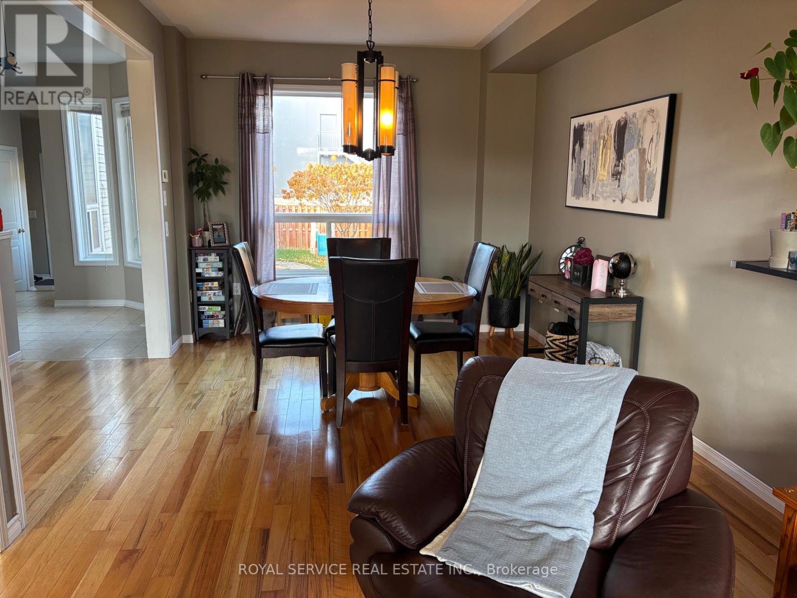 754 Carlisle Street, Cobourg, Ontario  K9A 0C6 - Photo 2 - X12540476