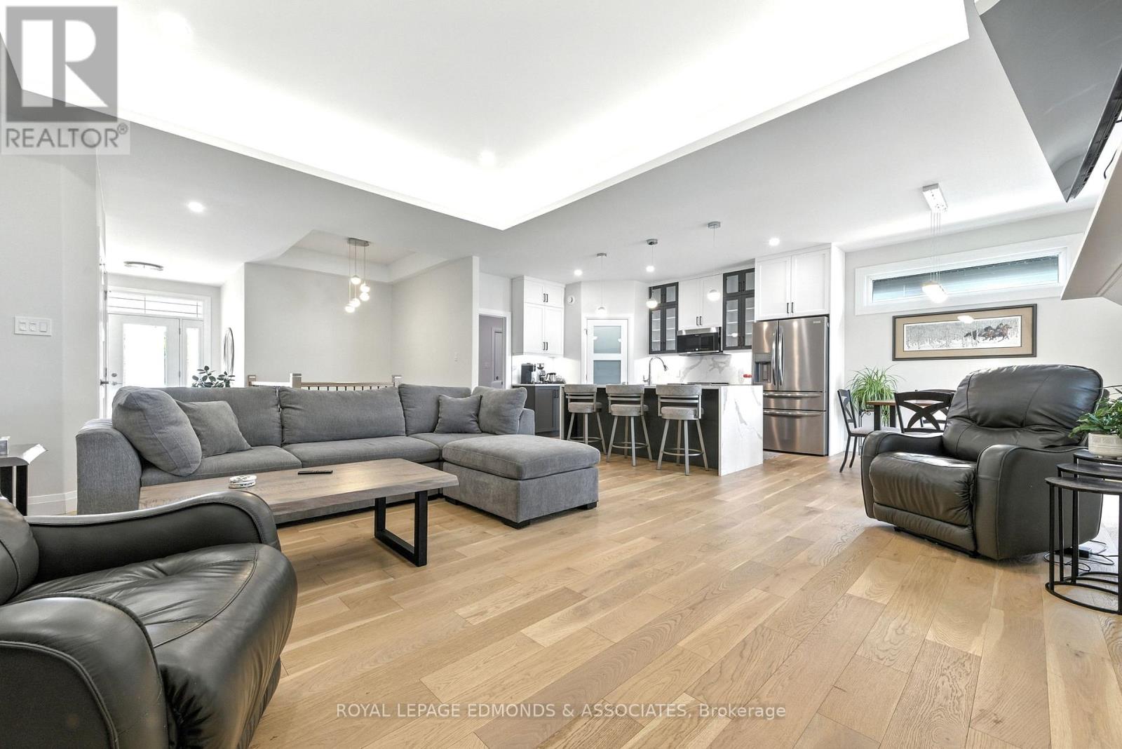 517 Sydenham Street, Pembroke, Ontario  K8A 8K5 - Photo 12 - X12387732