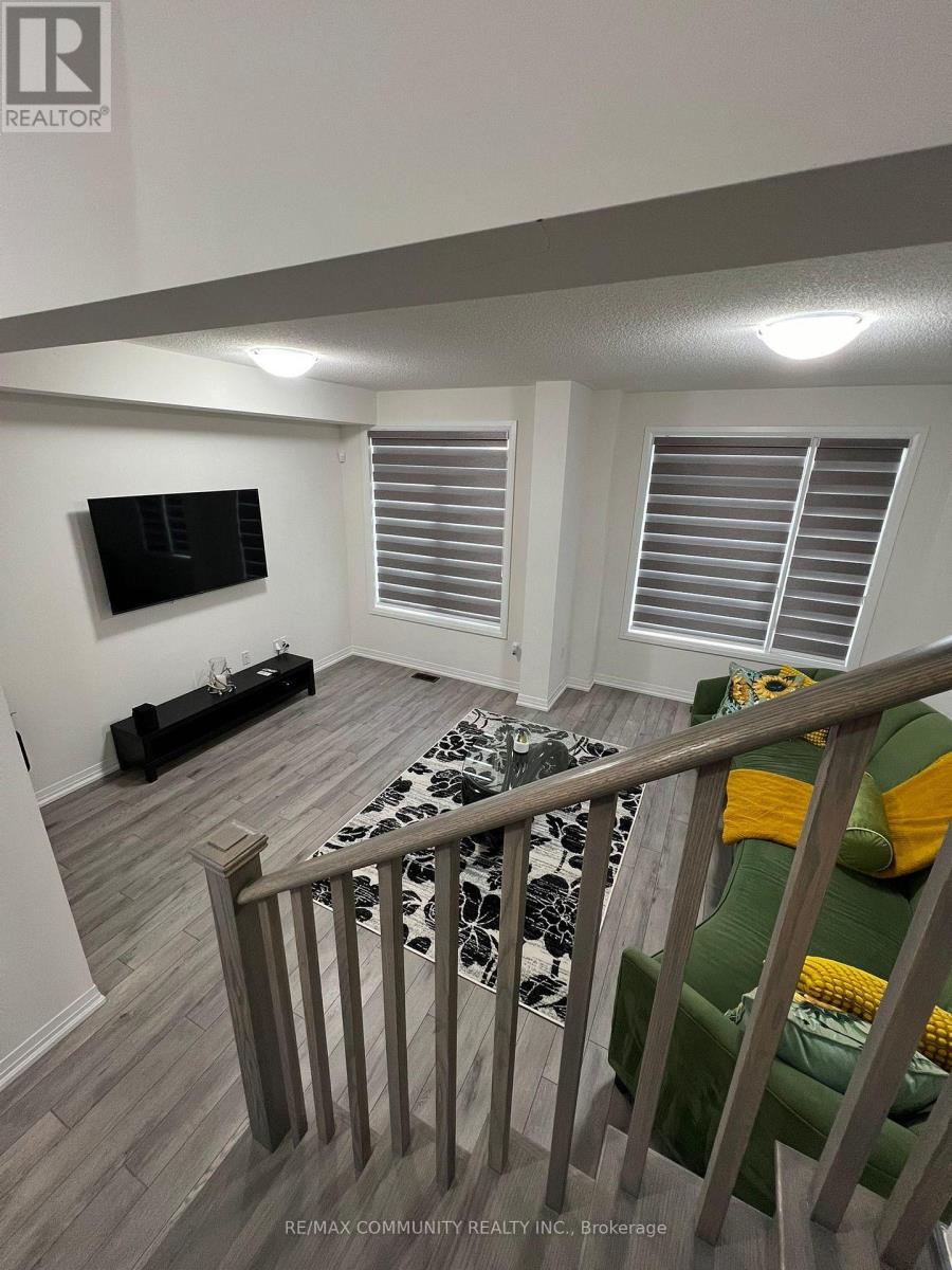 130 Purple Sage Drive, Brampton, Ontario  L4H 3N5 - Photo 10 - W12499244