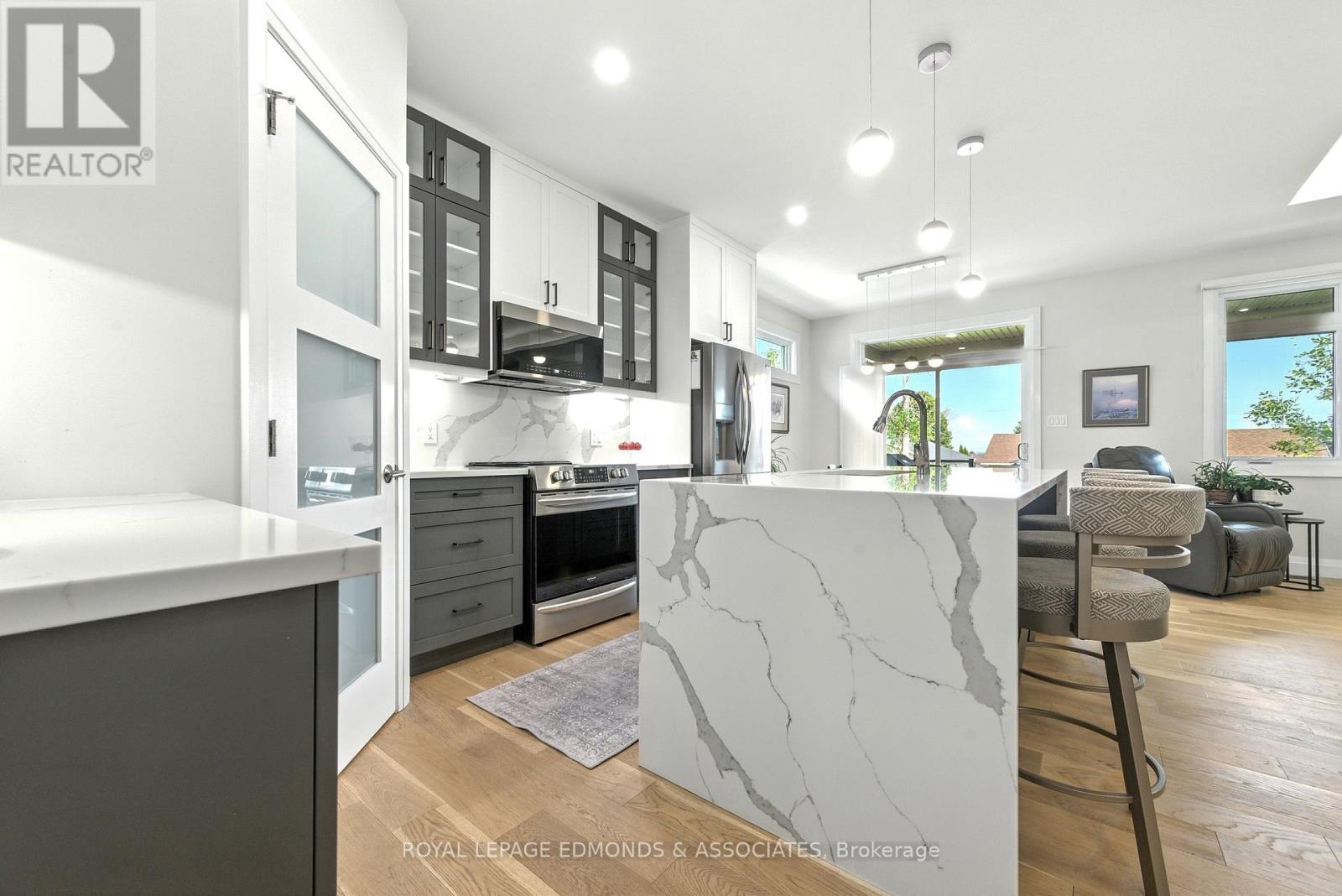 517 Sydenham Street, Pembroke, Ontario  K8A 8K5 - Photo 6 - X12387732