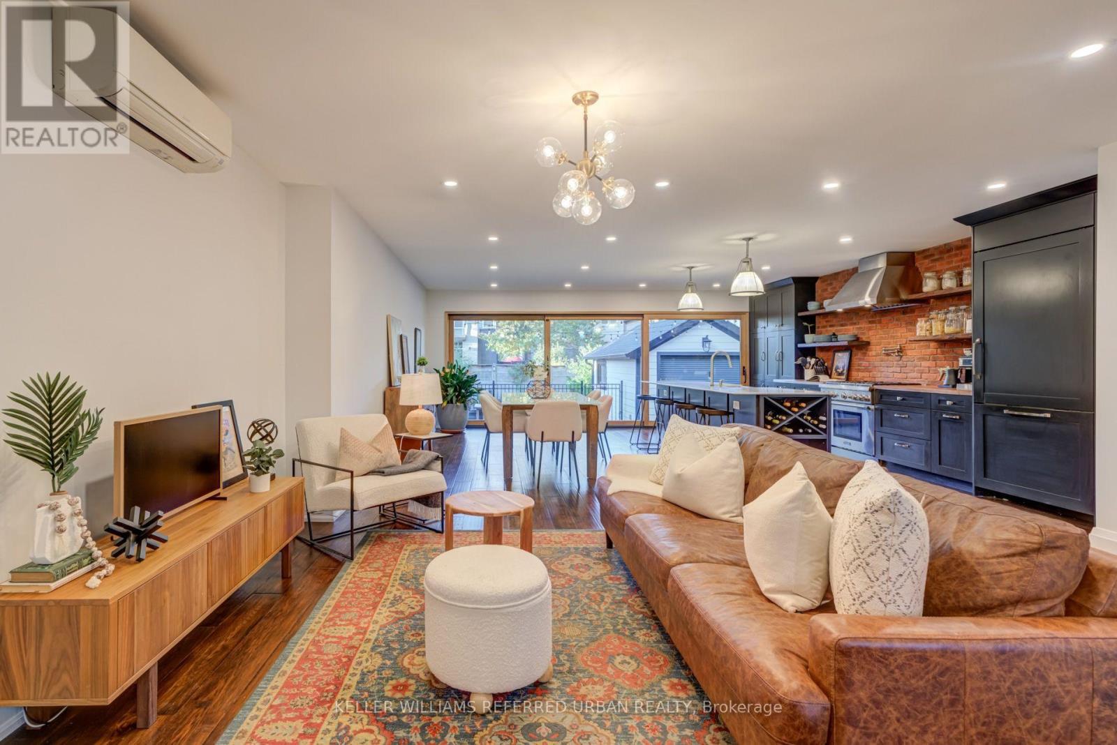 14 Meadowvale Drive, Toronto, Ontario  M8Y 2N8 - Photo 7 - W12510394