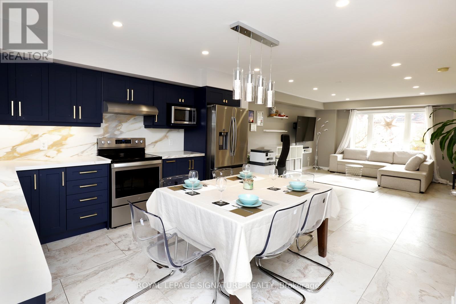 9 - 3025 Destination Drive, Mississauga, Ontario  L5M 0P3 - Photo 4 - W12480067