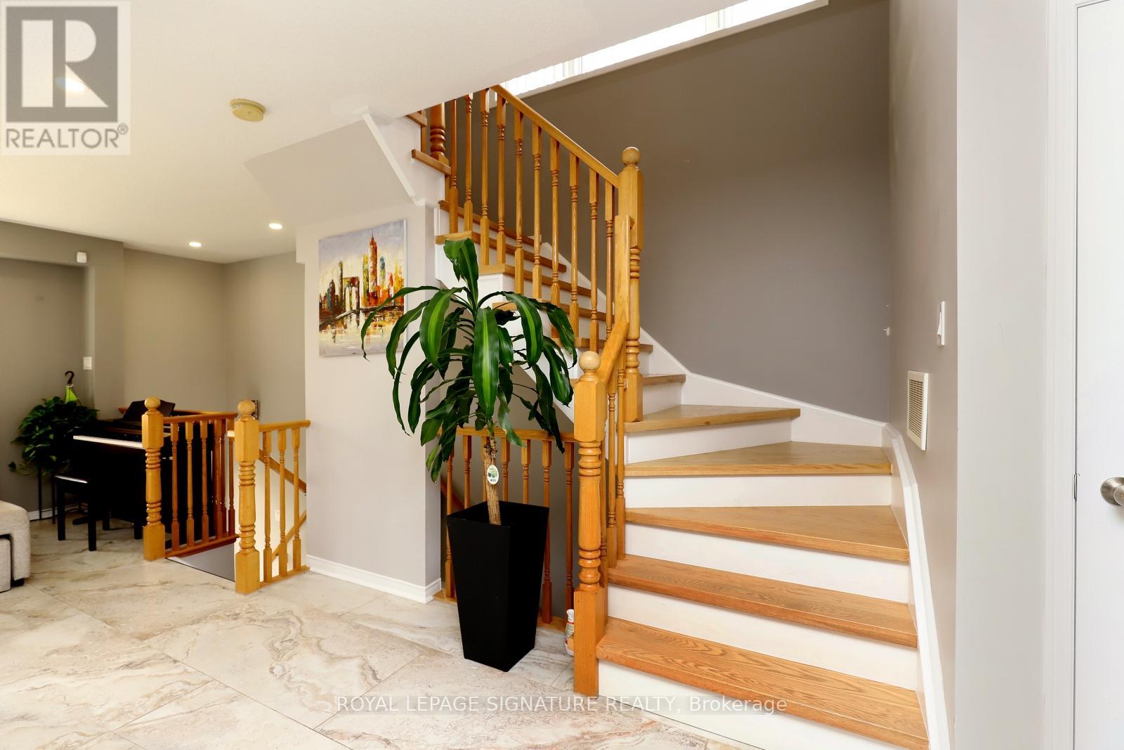 9 - 3025 Destination Drive, Mississauga, Ontario  L5M 0P3 - Photo 5 - W12480067